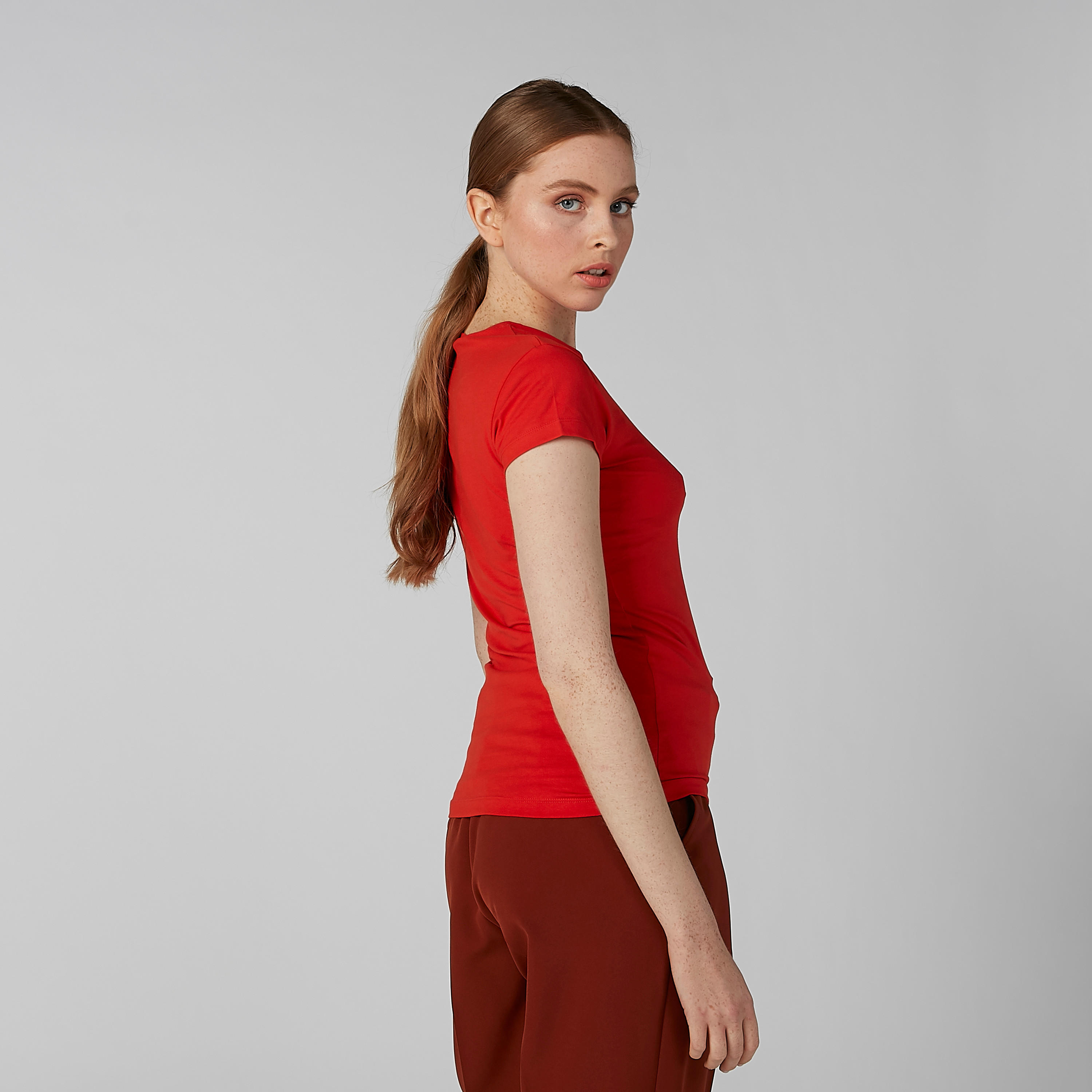 تيشيرت سادة بياقة مستديرة وأكمام كاب-women-clothing-tshirts-image-4