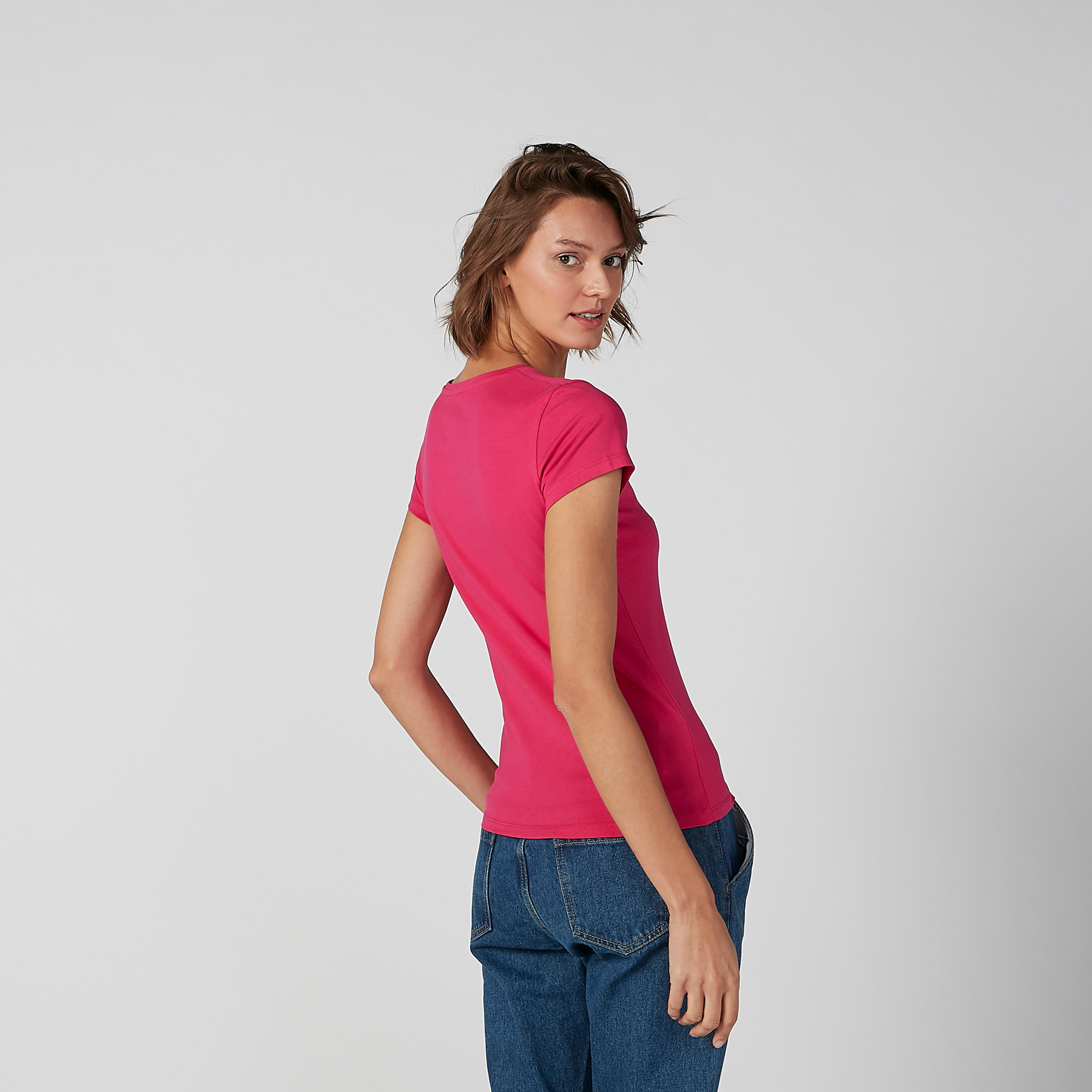 تيشيرت سادة بياقة V وأكمام كاب-women-clothing-tshirts-image-3
