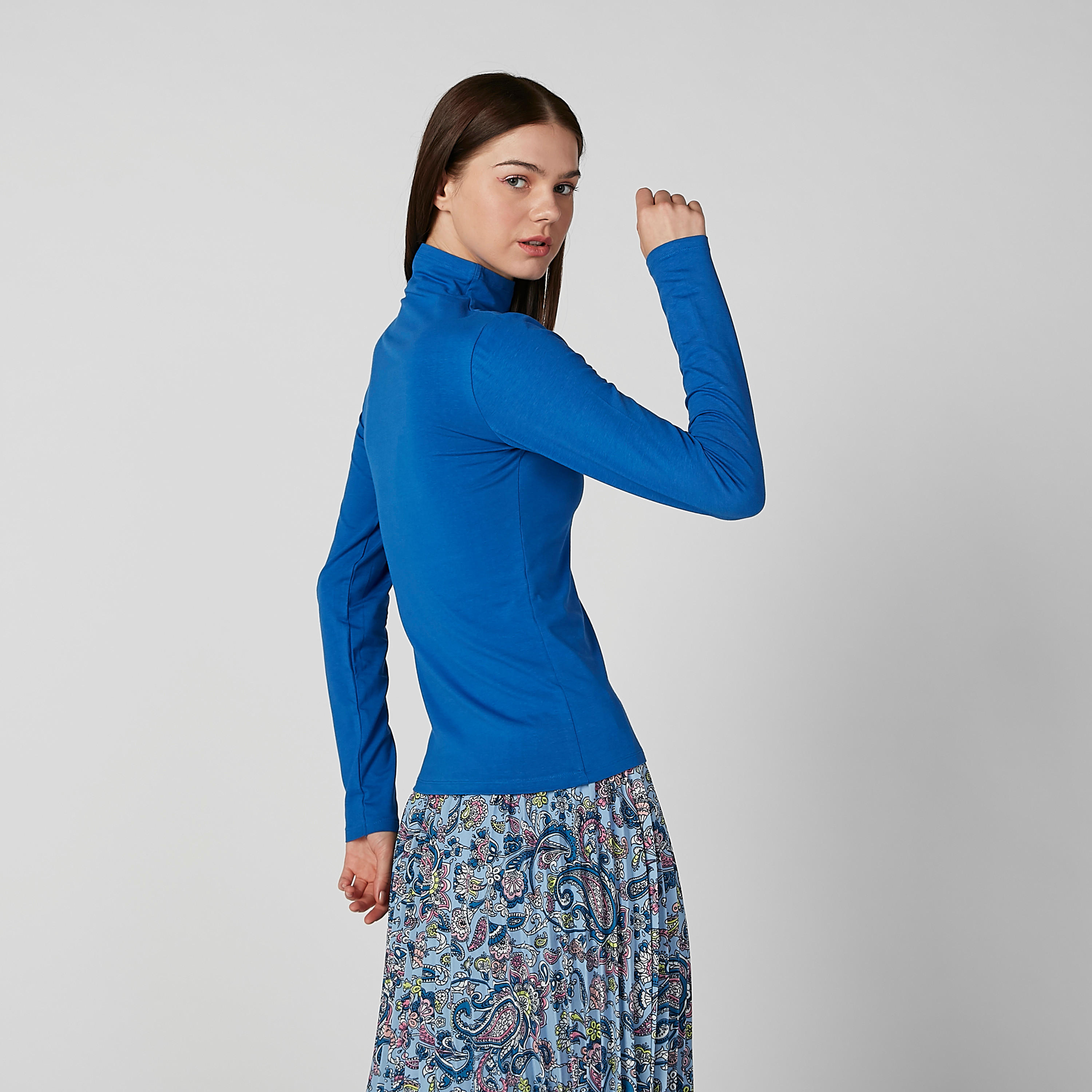 بلوزة سادة بياقة عالية وأكمام طويلة-women-clothing-shirtsandblouses-blouses-image-1