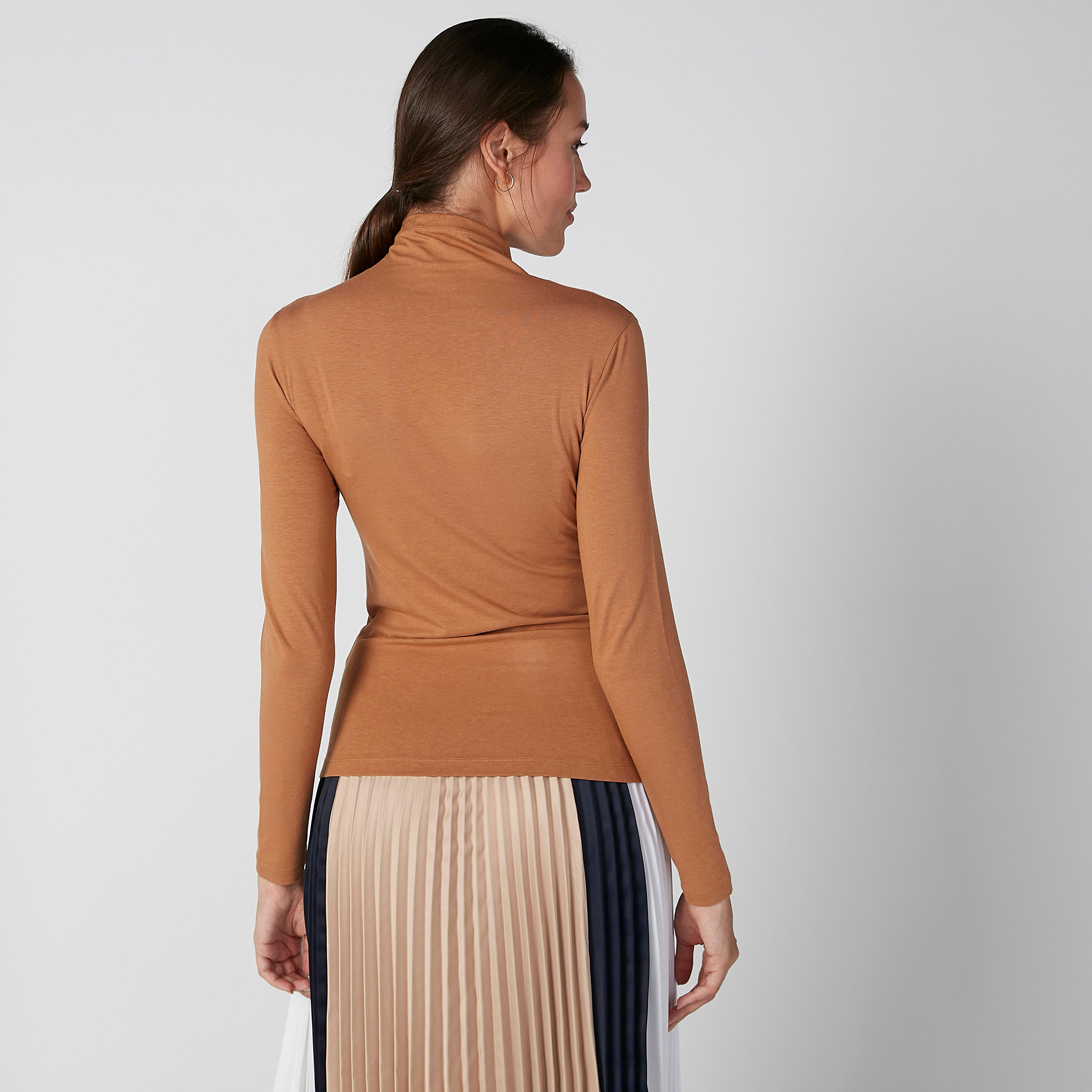 تيشيرت سادة بياقة عالية وأكمام طويلة-women-clothing-tshirts-image-2