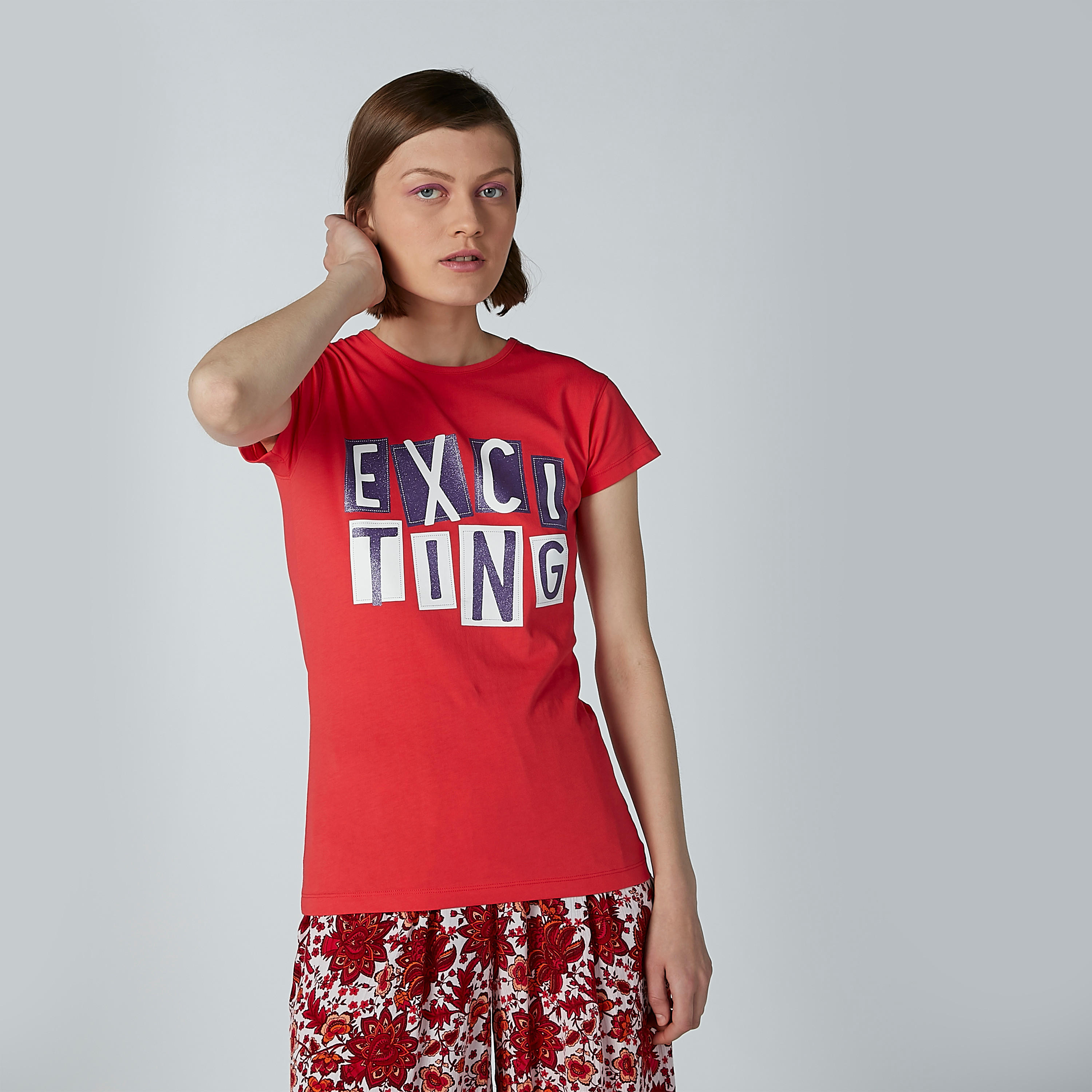 تيشيرت بياقة مستديرة وأكمام قصيرة وطبعات-women-clothing-tshirts-image-1