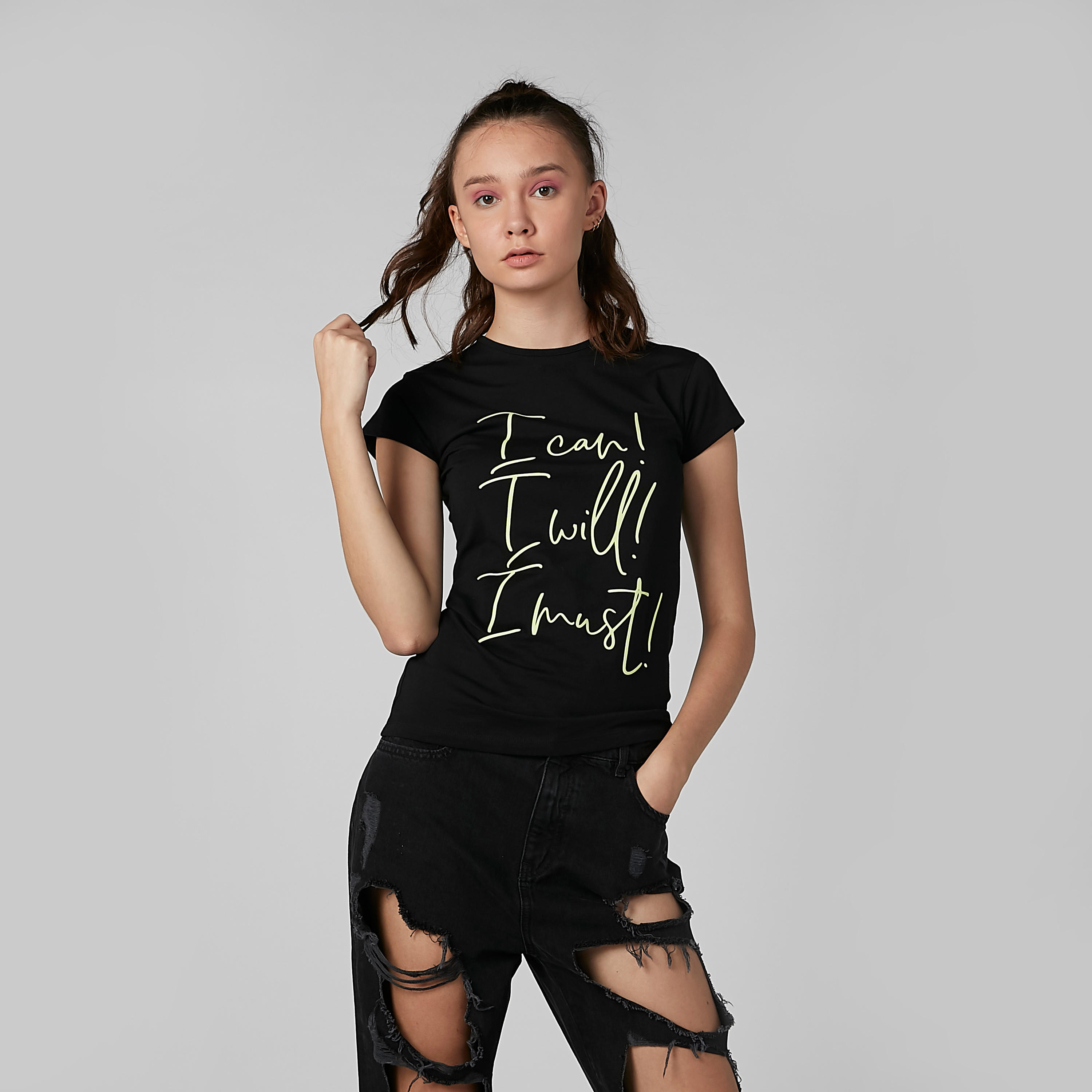 تيشيرت بقصّة سليم وأكمام كاب وطبعات-women-clothing-tshirts-image-1