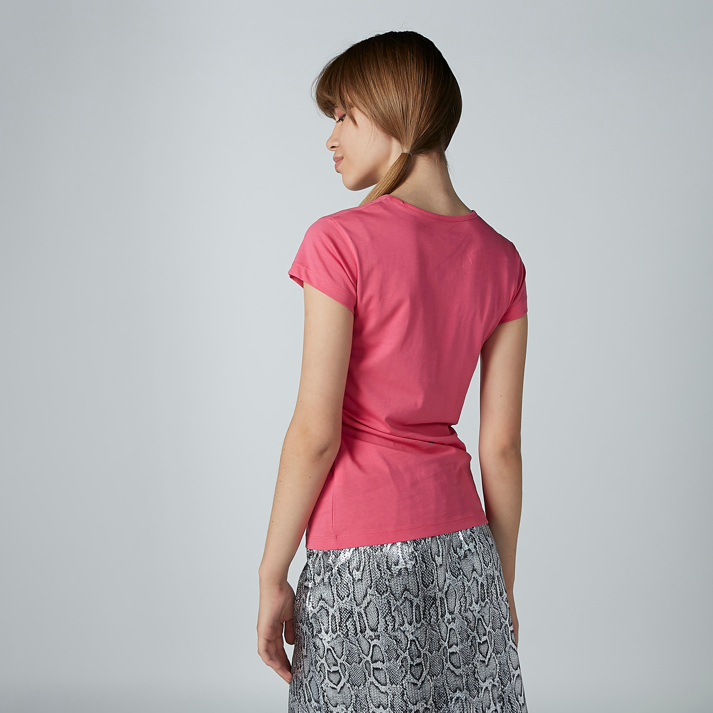 تيشيرت بياقة مستديرة وأكمام قصيرة وطبعات-women-clothing-tshirts-image-3