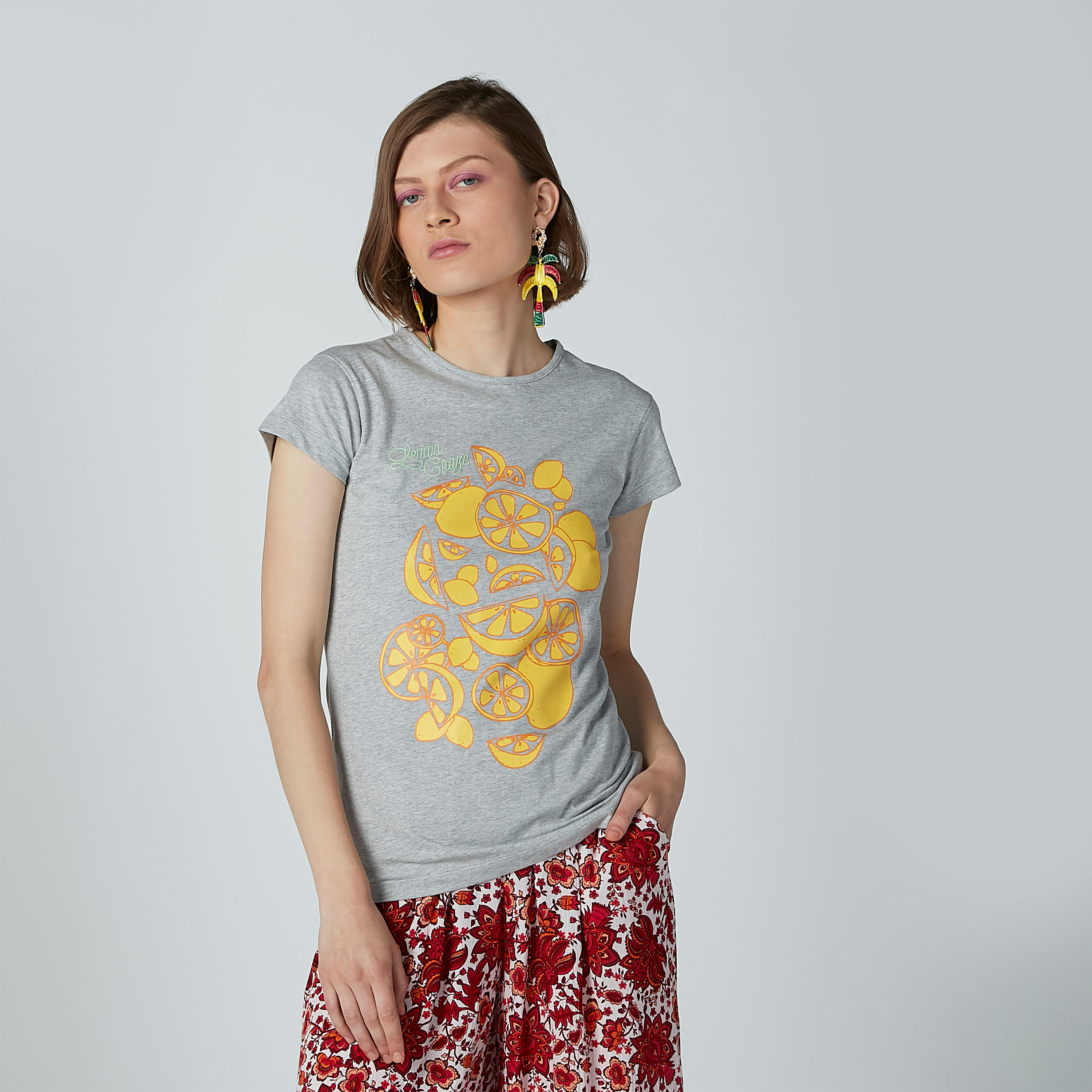 تيشيرت بياقة مستديرة وأكمام قصيرة وطبعات-women-clothing-tshirts-image-2