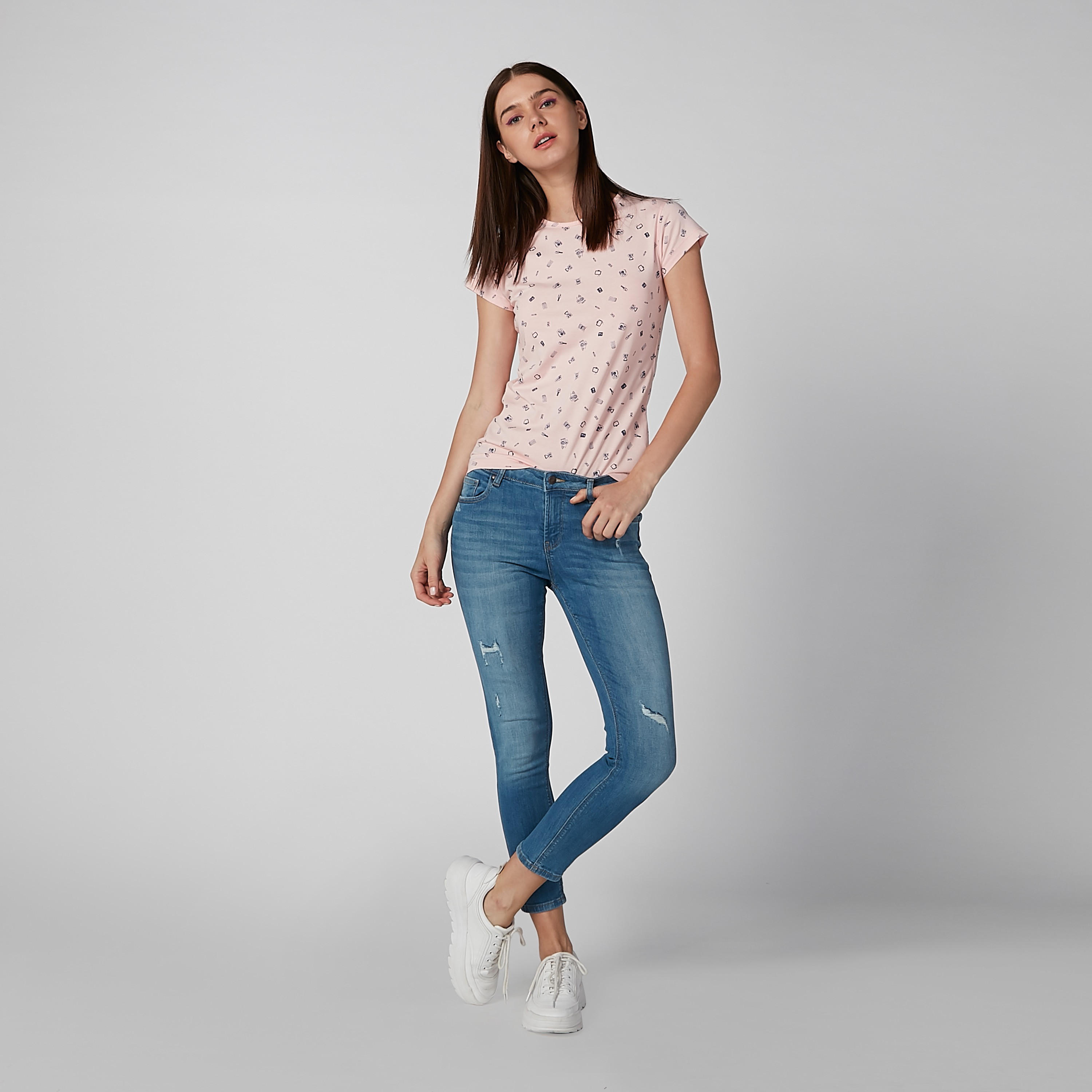 تيشيرت بياقة مستديرة وأكمام كاب وطبعات-women-clothing-tshirts-image-2