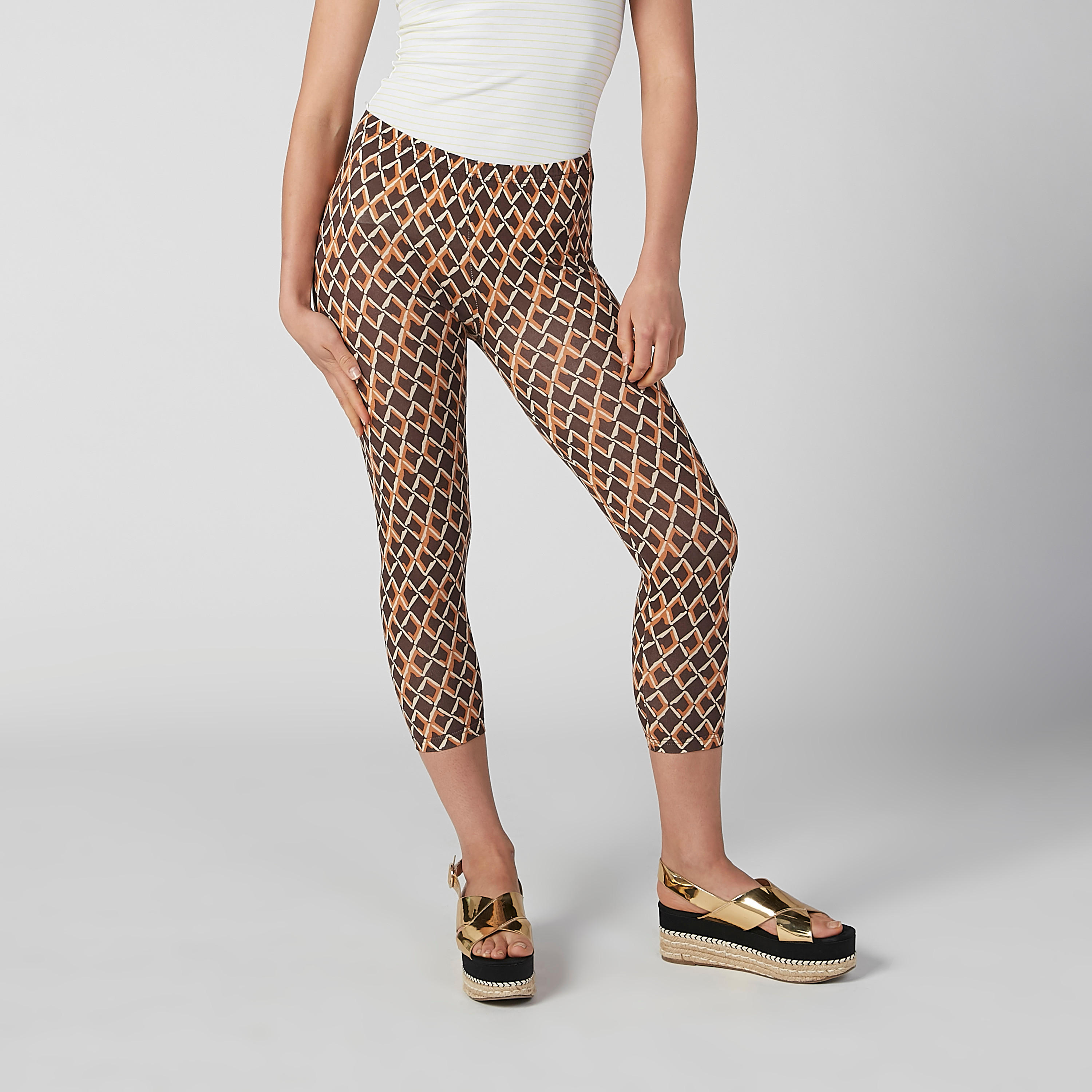 بنطال ليقنز بطول 3/4 وخصر مطّاطي وطبعات-women-clothing-bottoms-leggings-image-2