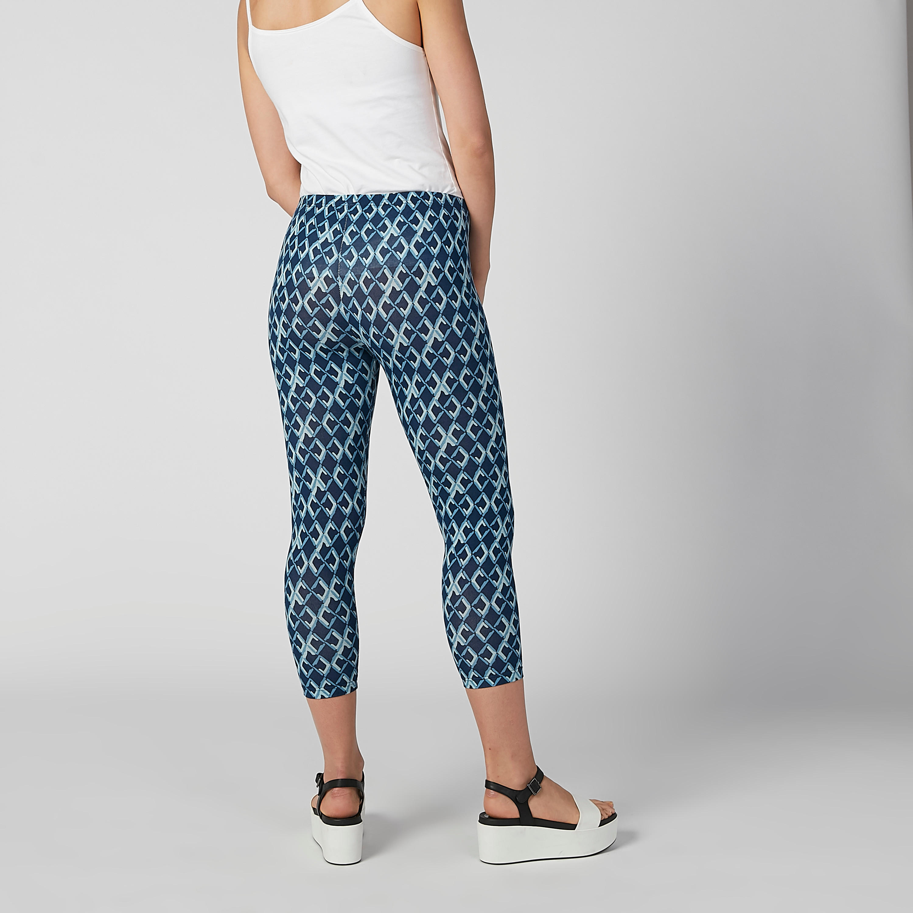 بنطال ليقنز بطول 3/4 وخصر مطّاطي وطبعات-women-clothing-bottoms-leggings-image-4