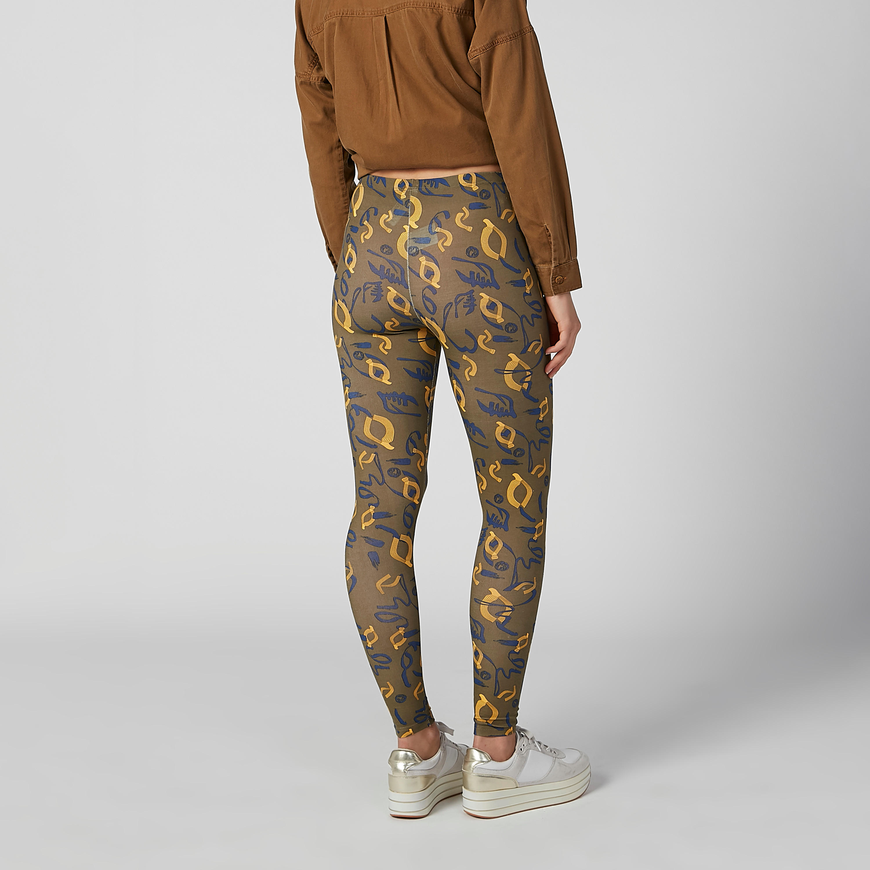 بنطال ليقنز طويل بخصر مطاطي وطبعات-women-clothing-bottoms-leggings-image-4