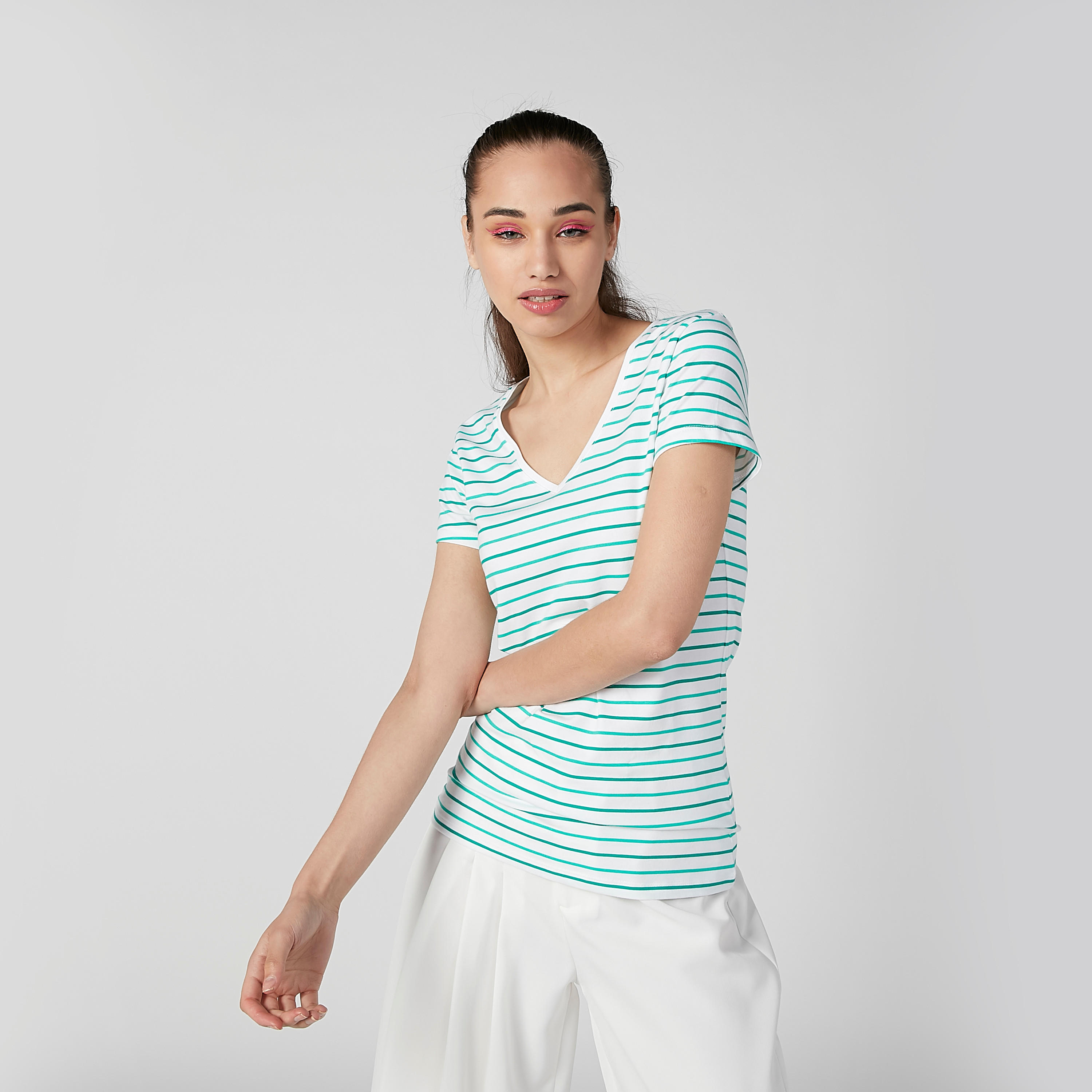 تيشيرت مقلّم بياقة V وأكمام قصيرة-women-clothing-tshirts-image-2