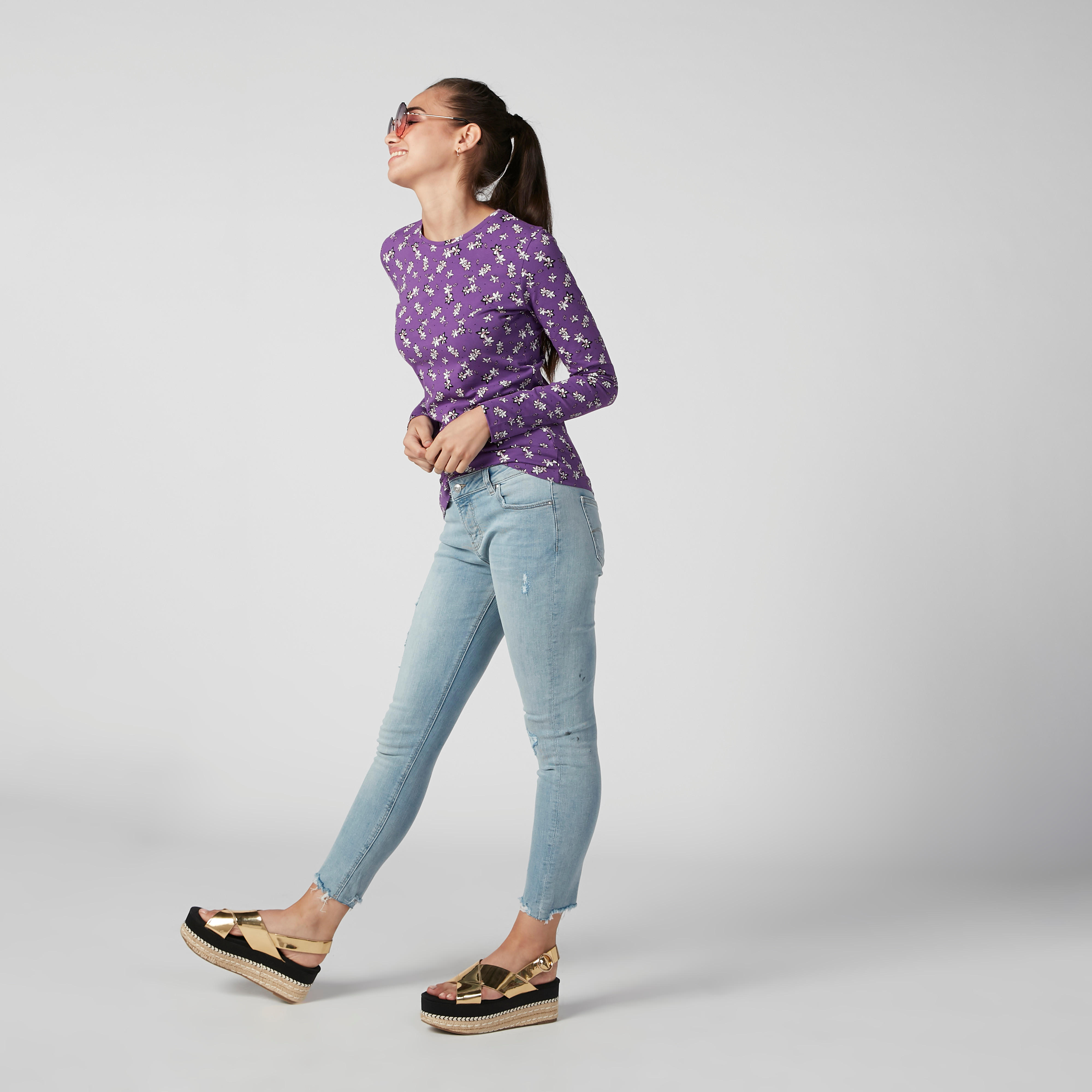 تيشيرت بياقة مستديرة وأكمام طويلة وطبعات-women-clothing-tshirts-image-3