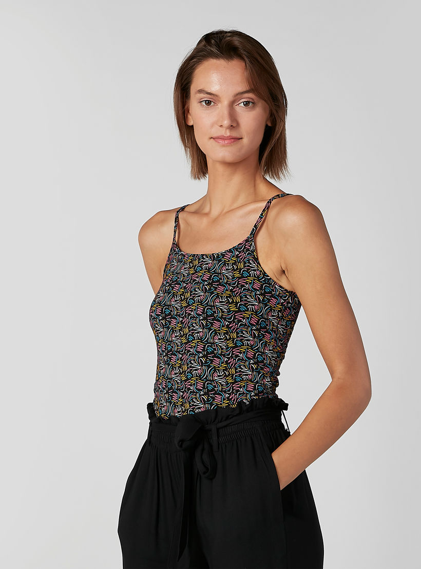 بلوزة بياقة عميقة وحمّالات رفيعة وطبعات-women-clothing-tshirts-image-4