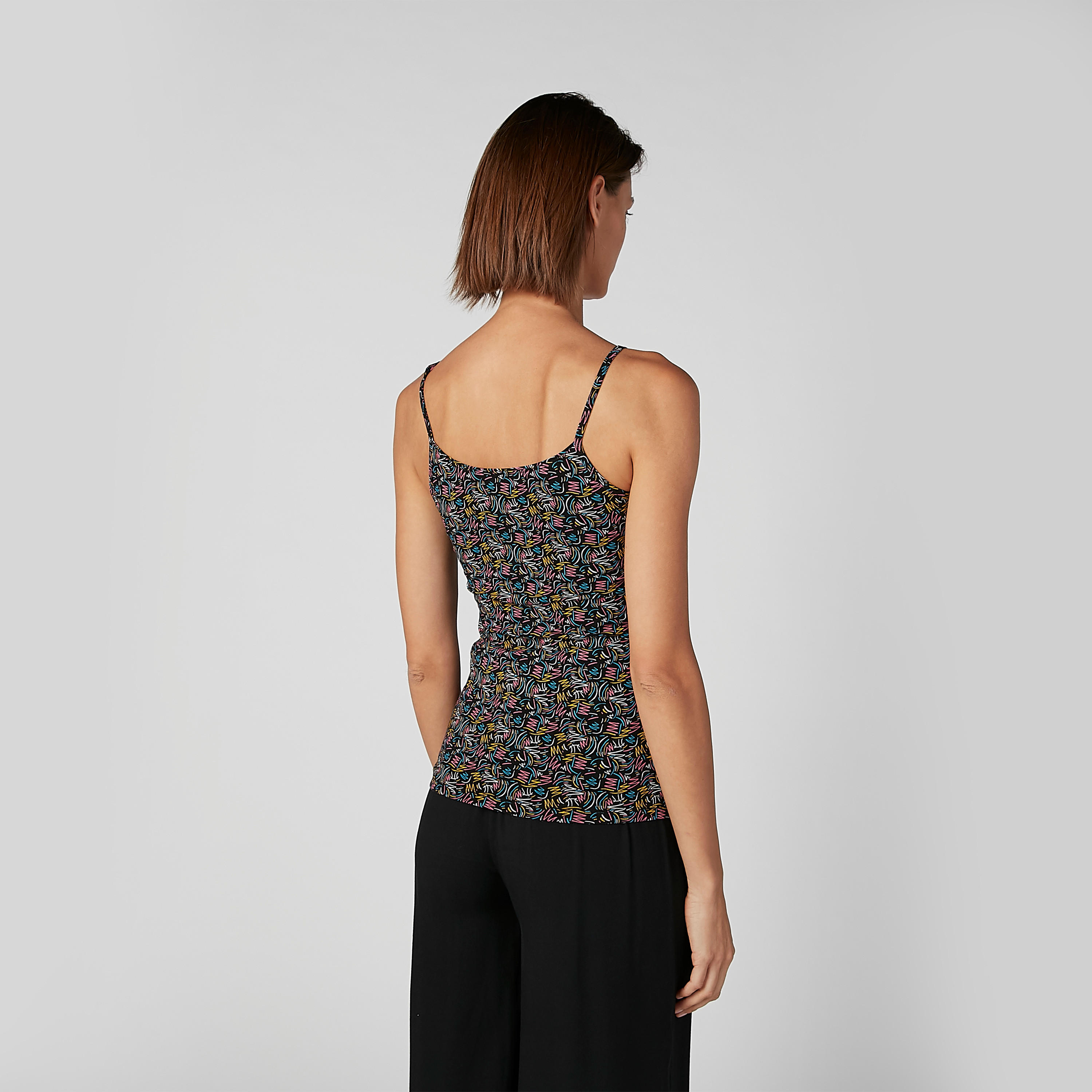بلوزة بياقة عميقة وحمّالات رفيعة وطبعات-women-clothing-tshirts-image-1