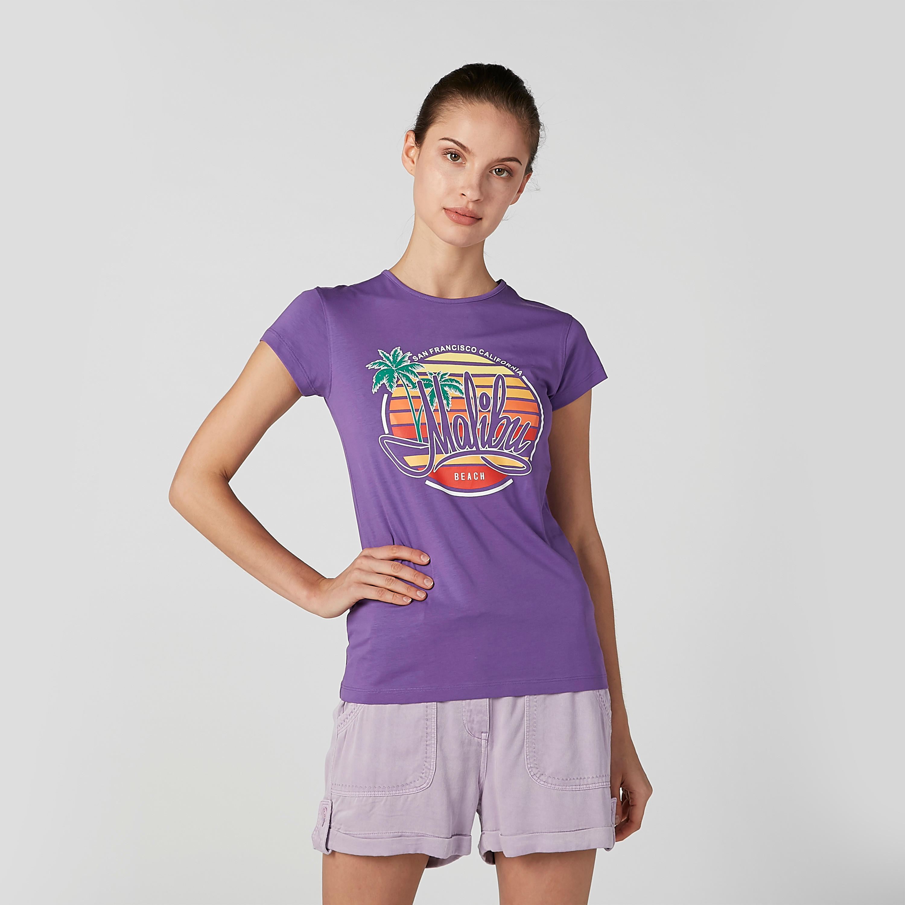 تيشيرت بقصّة سليم وياقة مستديرة وأكمام كاب وطبعات-women-clothing-tshirts-image-1