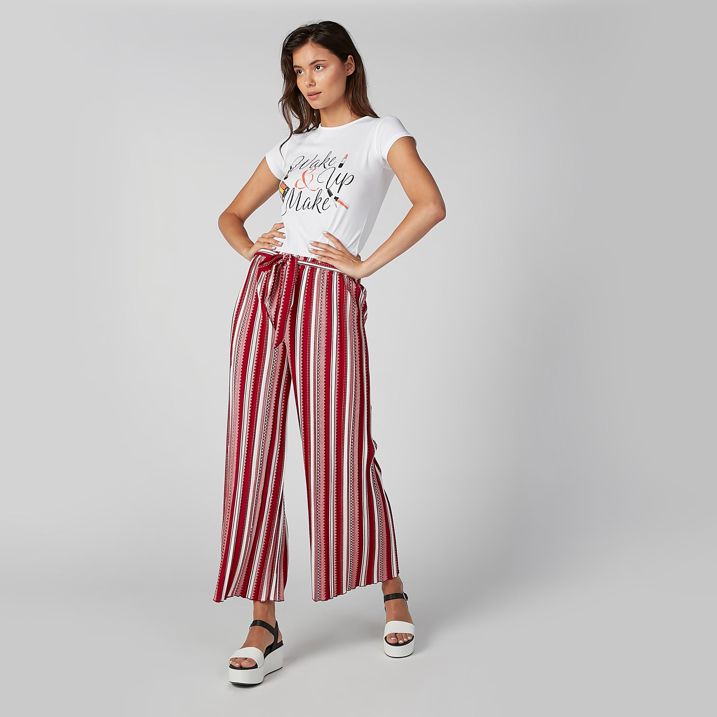 تيشيرت بقصّة سليم وياقة مستديرة وأكمام قصيرة وطبعات-women-clothing-tshirts-image-2