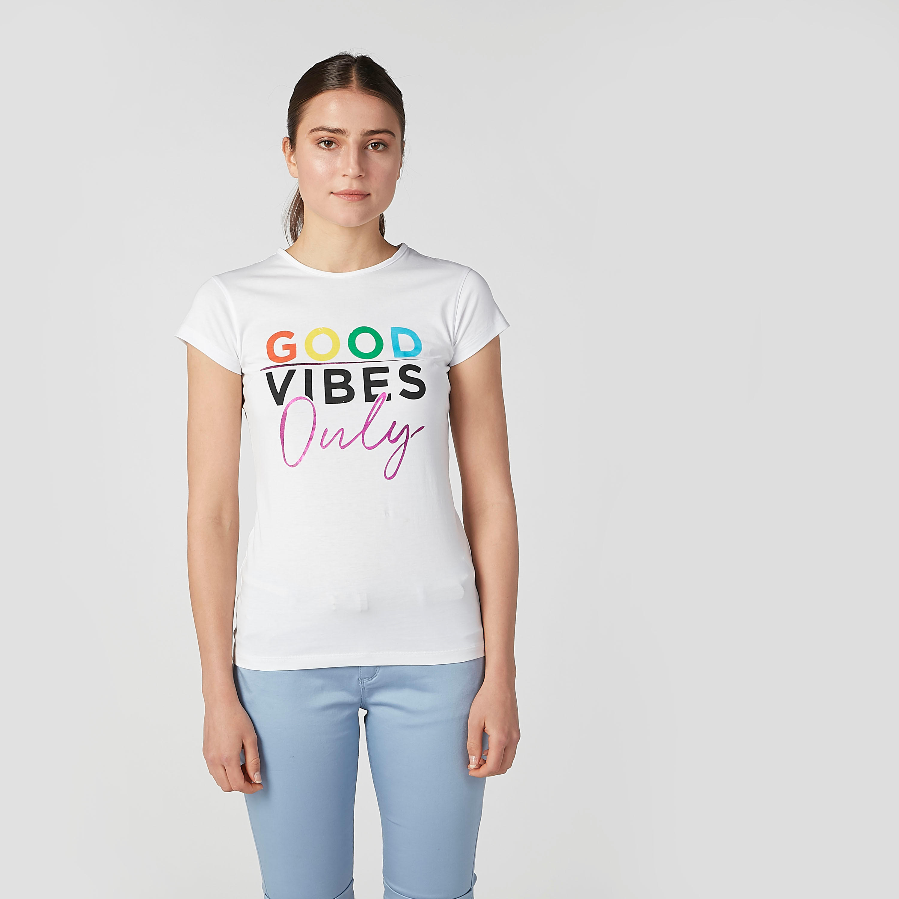 تيشيرت بقصّة سليم وياقة مستديرة وأكمام كاب وطبعات-women-clothing-tshirts-image-3