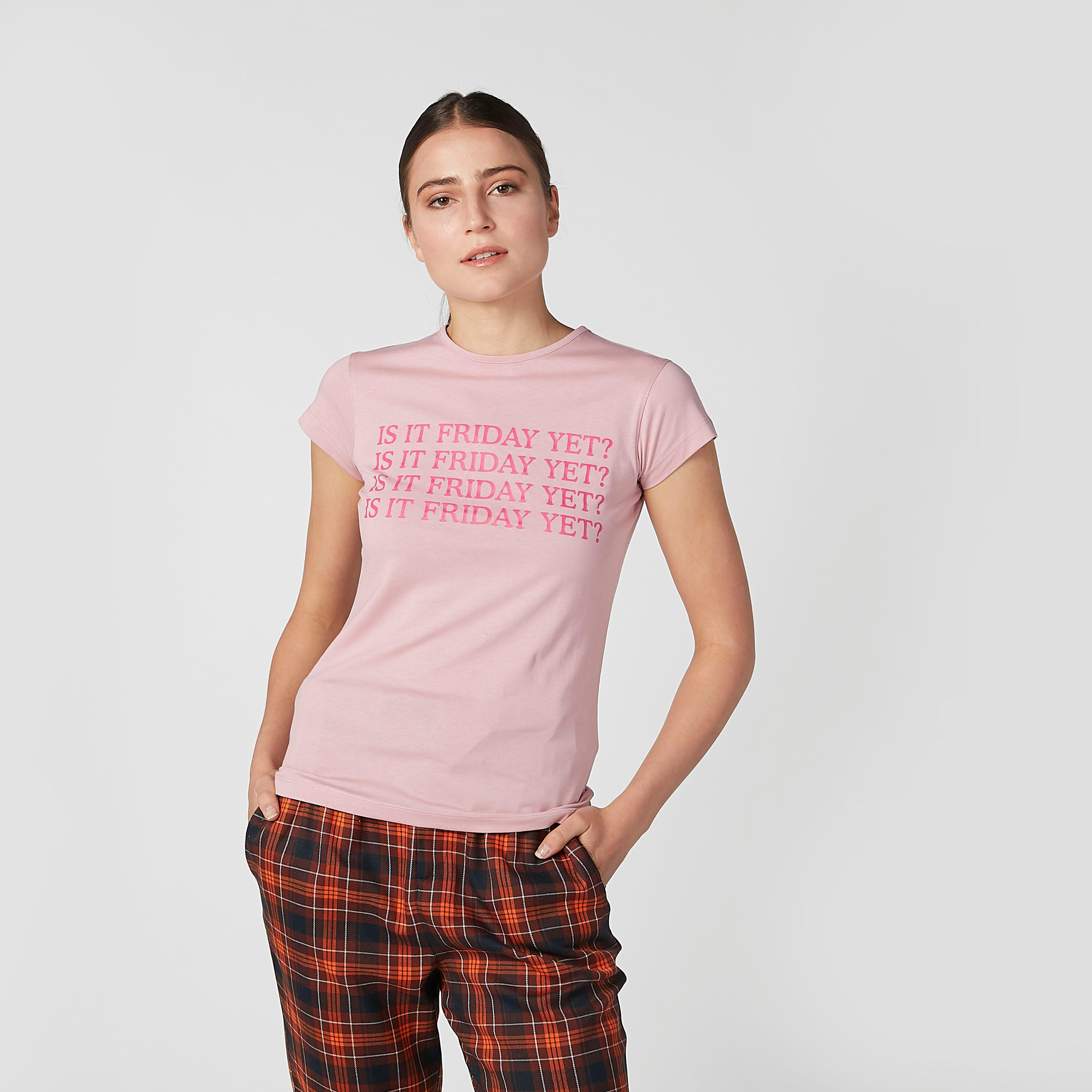 تيشيرت بقصة سليم وطبعات وياقة ضيّقة وأكمام كاب-women-clothing-tshirts-image-1