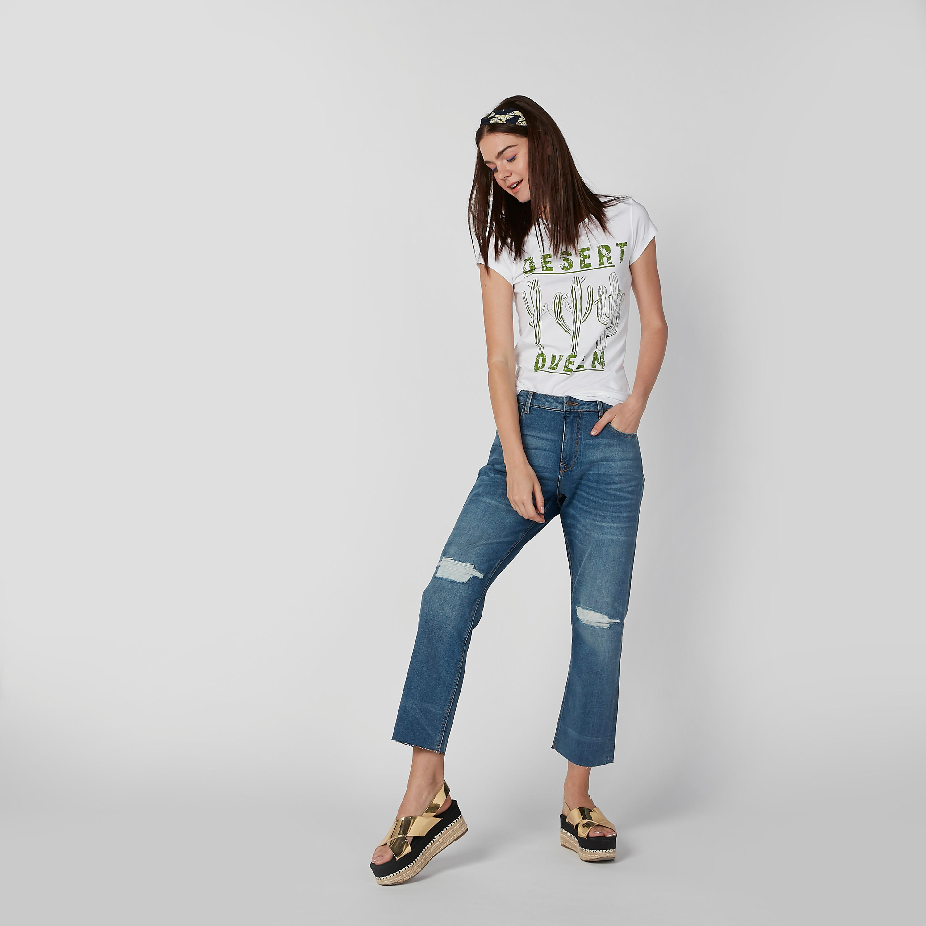 تيشيرت بقصّة سليم وياقة مستديرة وأكمام كاب وطبعات-women-clothing-tshirts-image-2