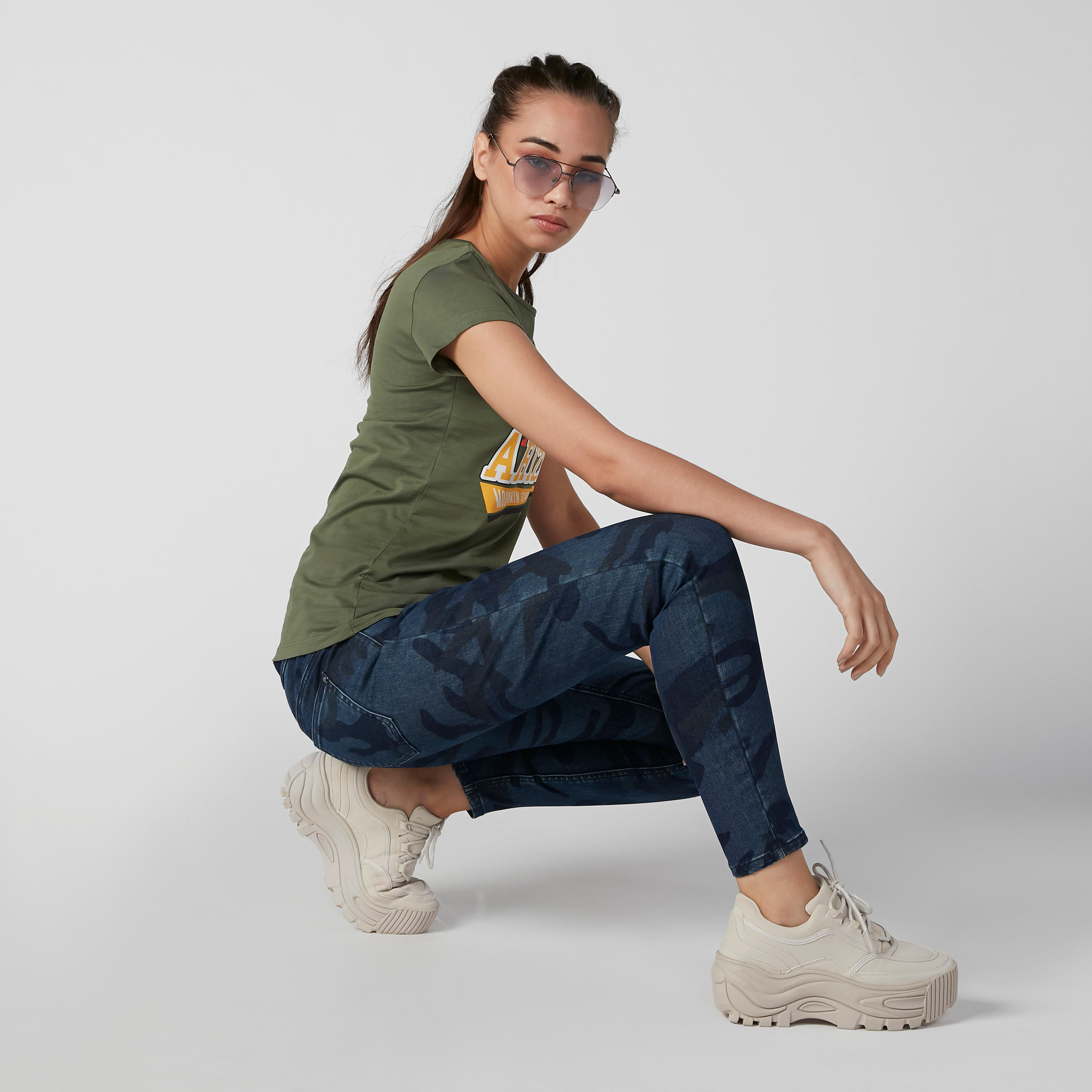 تيشيرت بقصّة سليم وياقة مستديرة وأكمام قصيرة وطبعات-women-clothing-tshirts-image-1