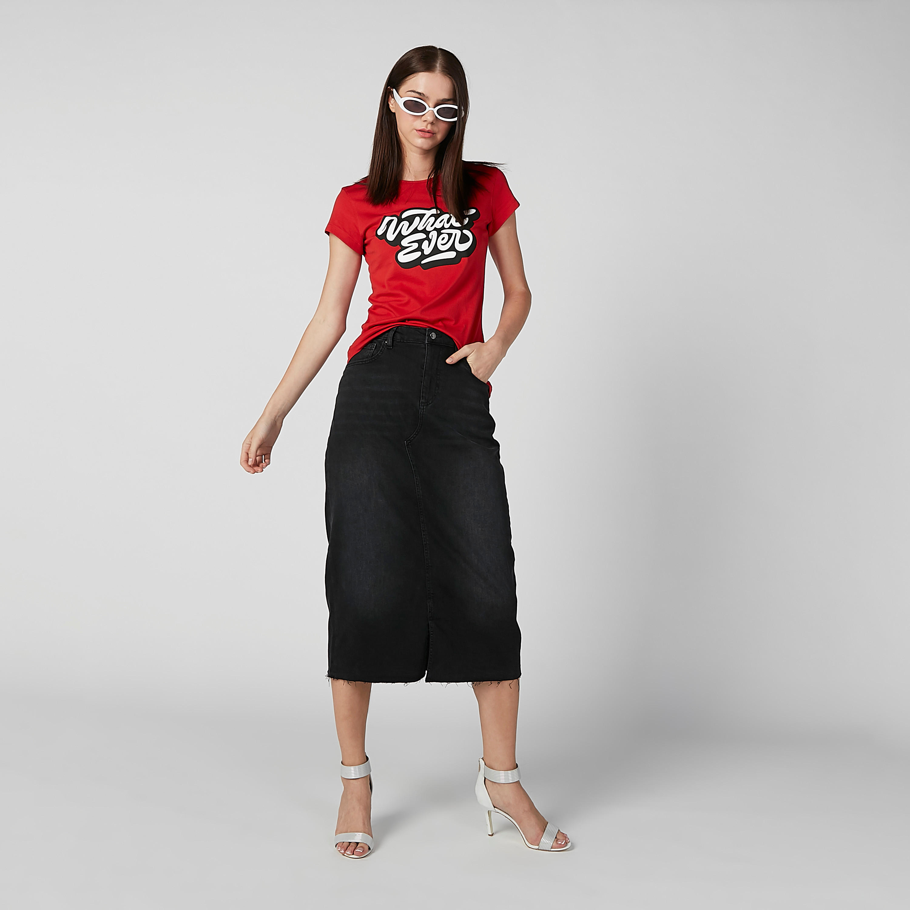 تيشيرت بقصّة سليم وياقة مستديرة وأكمام كاب وطبعات-women-clothing-tshirts-image-2