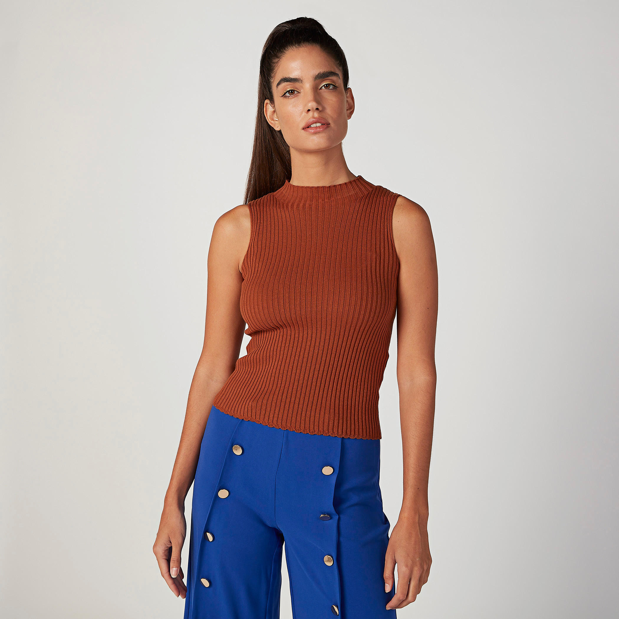 كنزة بارزة الملمس دون أكمام بياقة عالية-women-clothing-cardigansandjumpers-jumpers-image-1