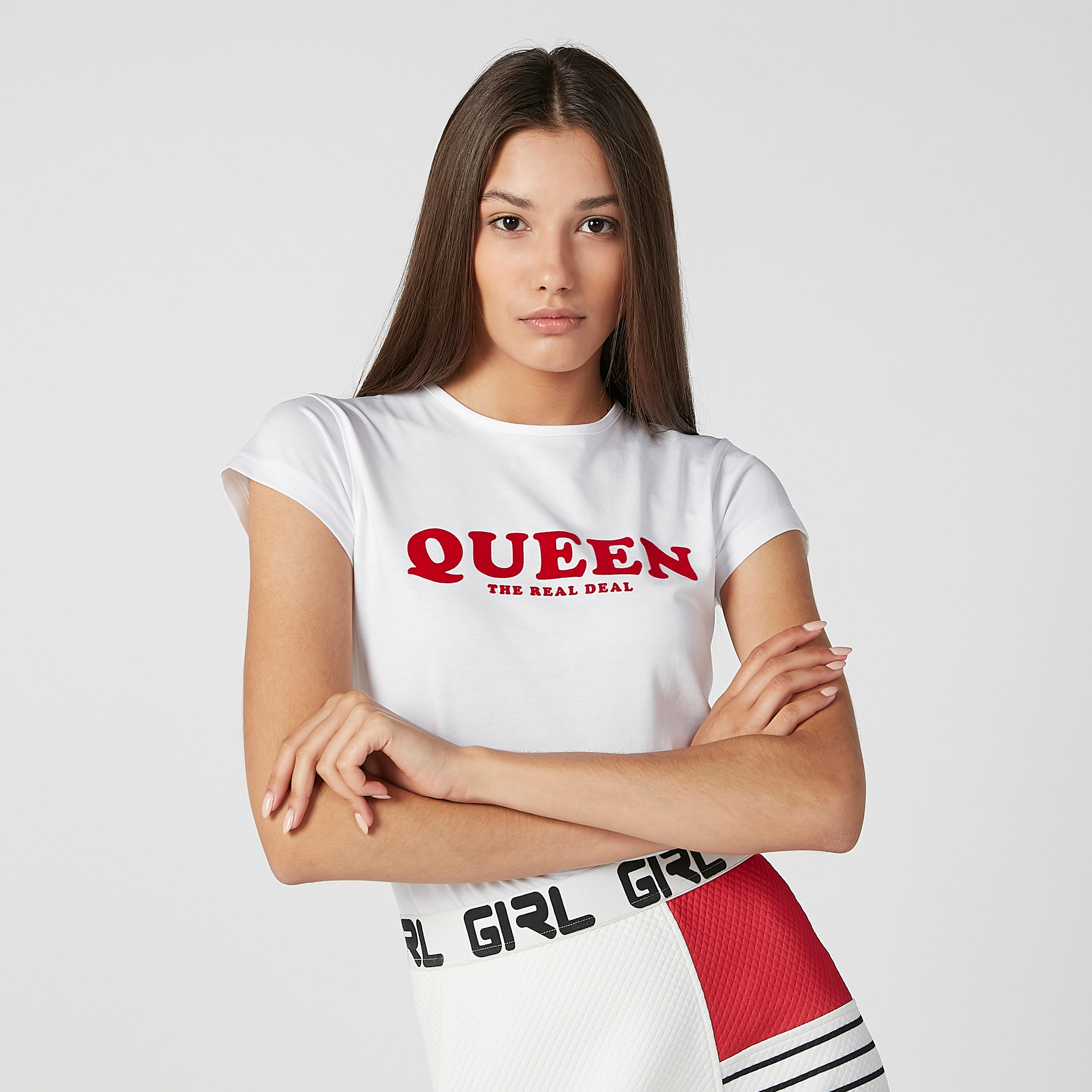 تيشيرت مستدام سليم بياقة مستديرة وأكمام كاب وطبعات-women-clothing-tshirts-image-1