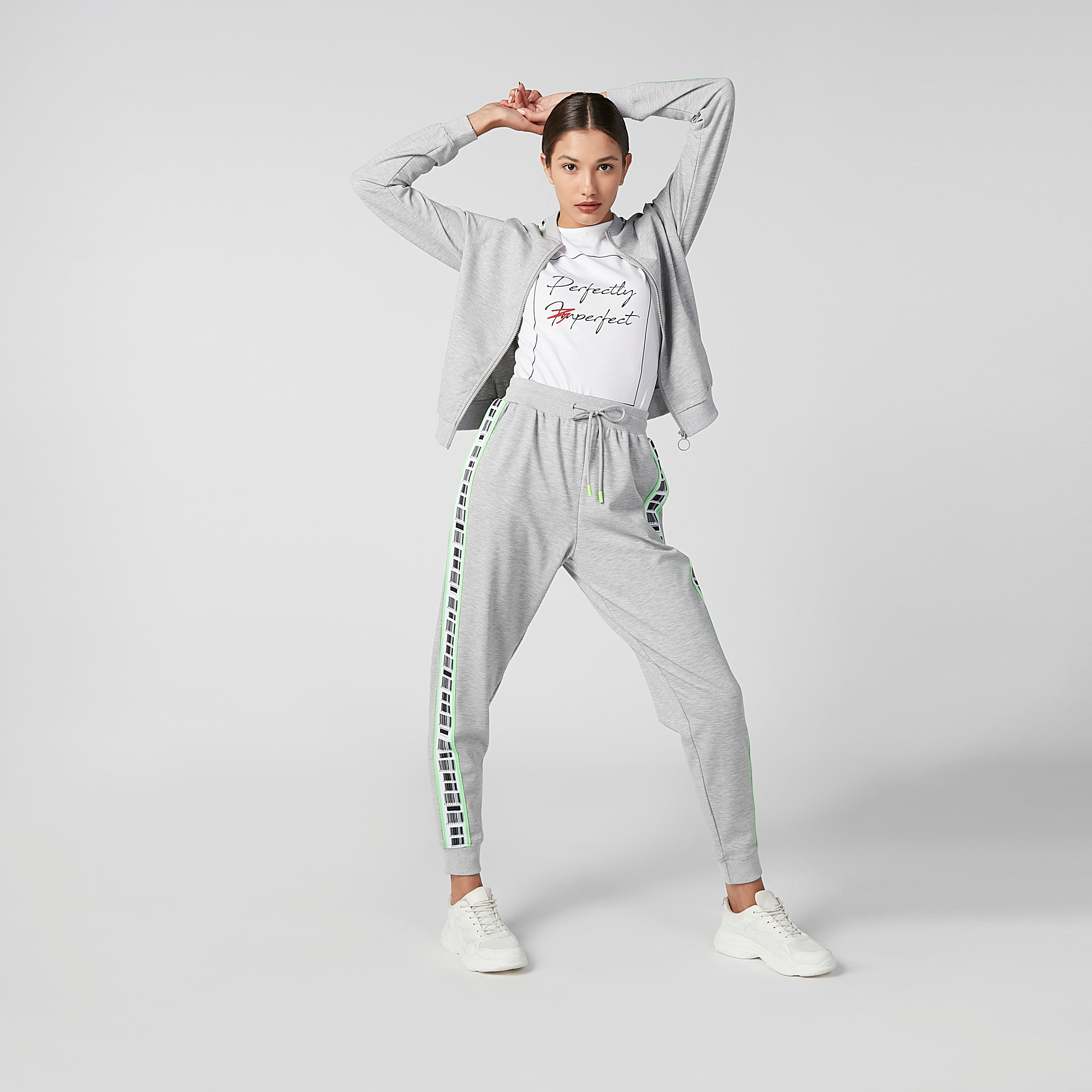 تيشيرت مستدام سليم بياقة مستديرة وأكمام قصيرة وطبعات -women-clothing-tshirts-image-4