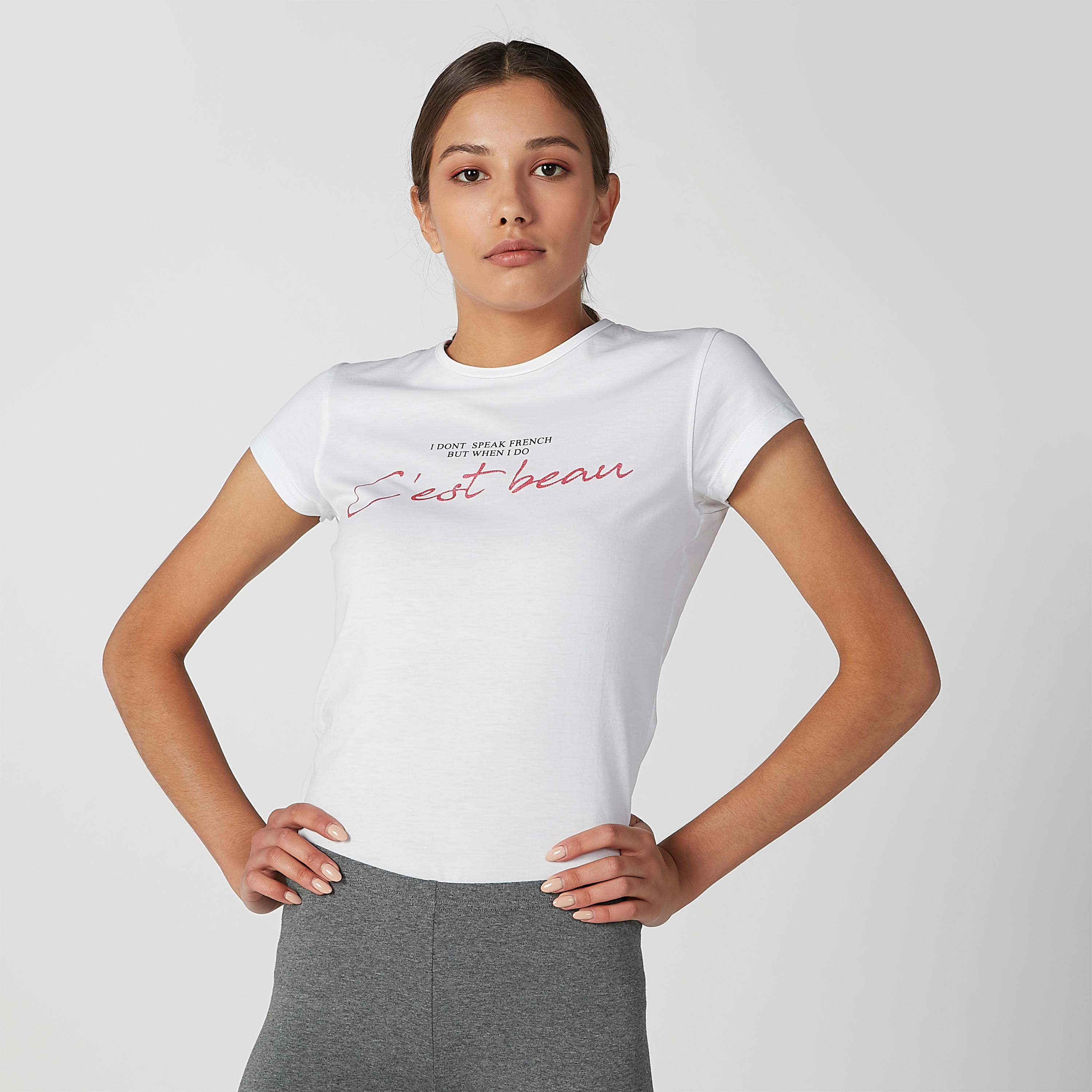 تيشيرت مستدام سليم بياقة مستديرة وأكمام كاب وطبعات -women-clothing-tshirts-image-1