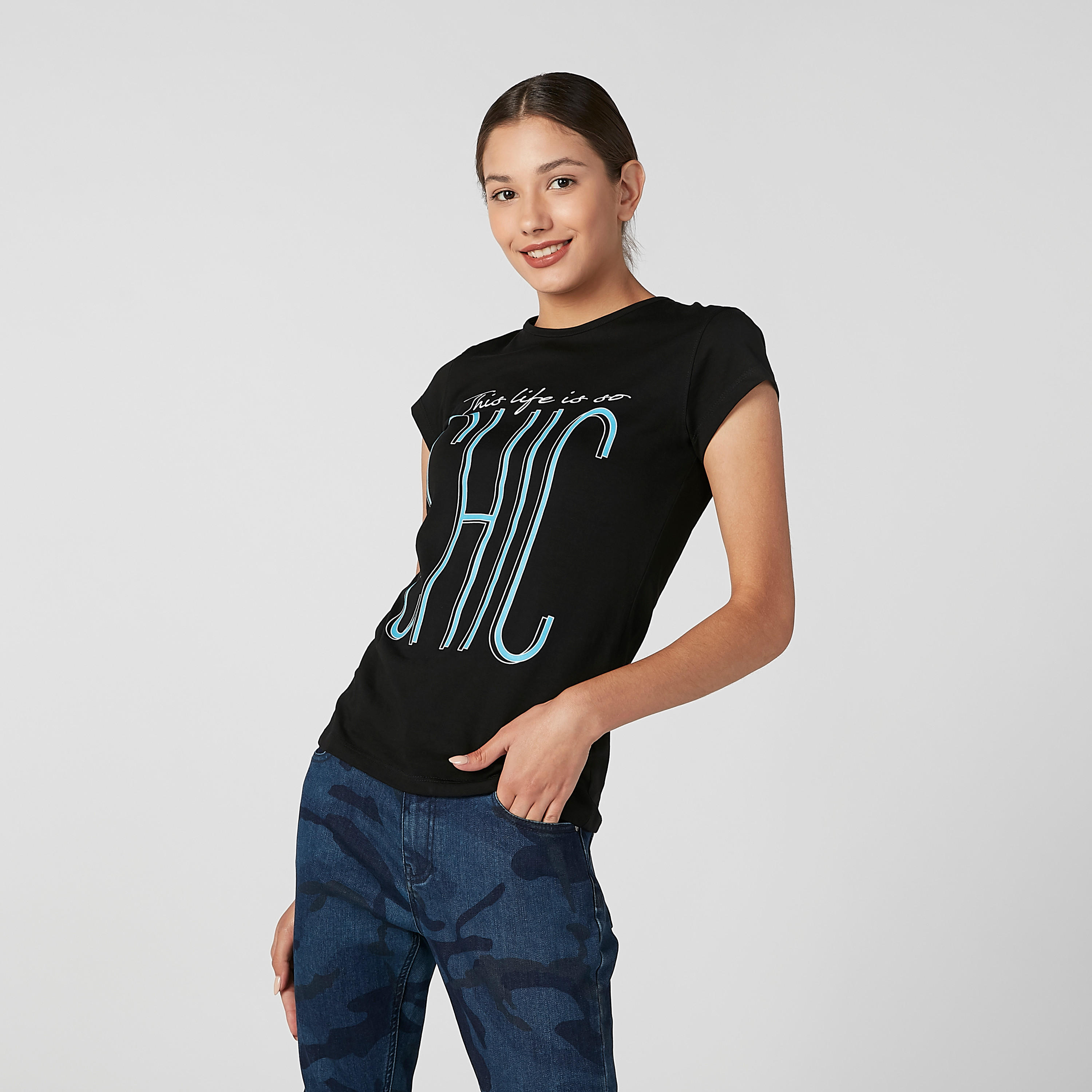 تيشيرت مستدام سليم بياقة مستديرة وأكمام كاب وطبعات -women-clothing-tshirts-image-1
