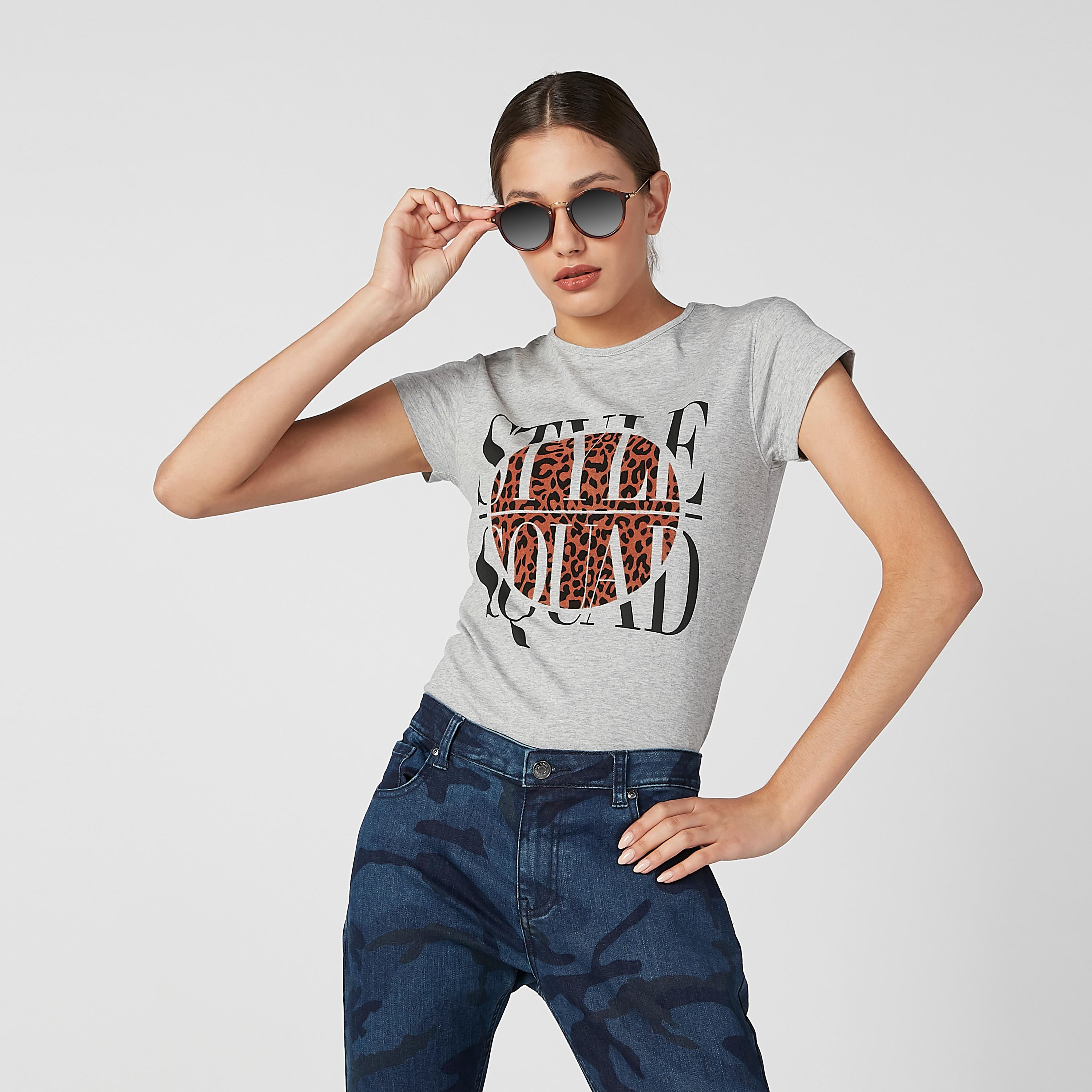 تيشيرت مستدام سليم بياقة مستديرة وأكمام كاب وطبعات-women-clothing-tshirts-image-1