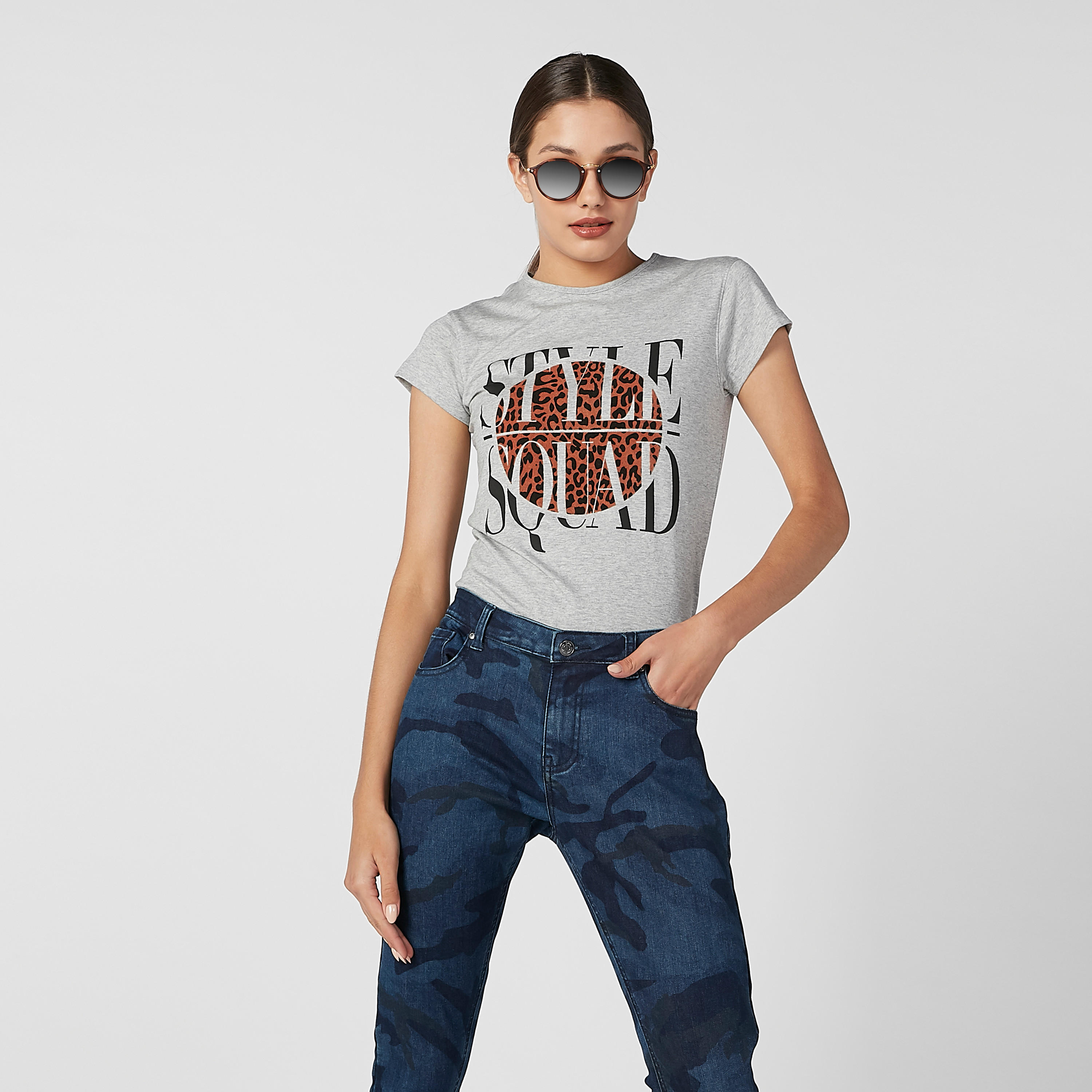 تيشيرت مستدام سليم بياقة مستديرة وأكمام كاب وطبعات-women-clothing-tshirts-image-2
