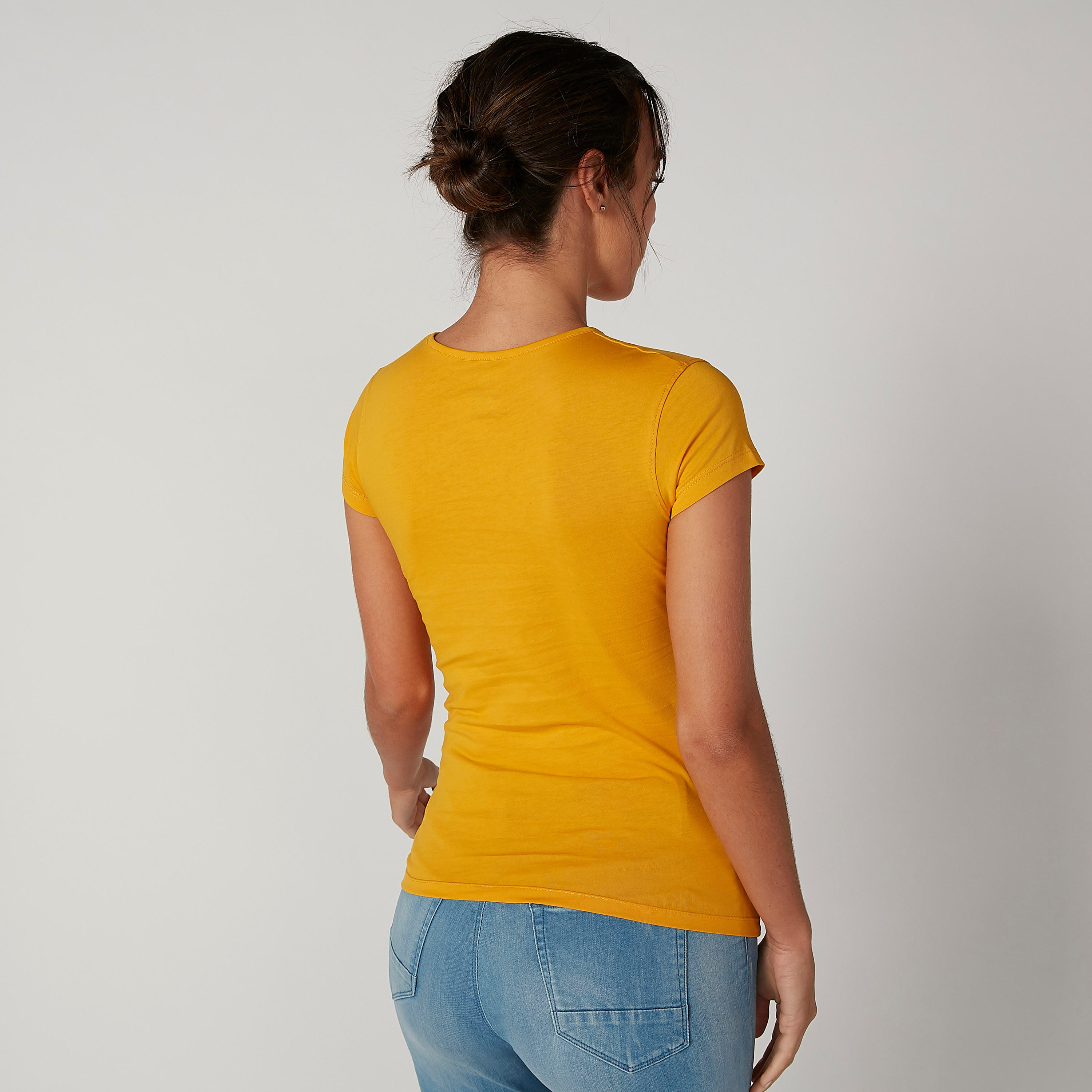 تيشيرت مستدام بقصّة سليم وأكمام كاب وطبعات-women-clothing-tshirts-image-2