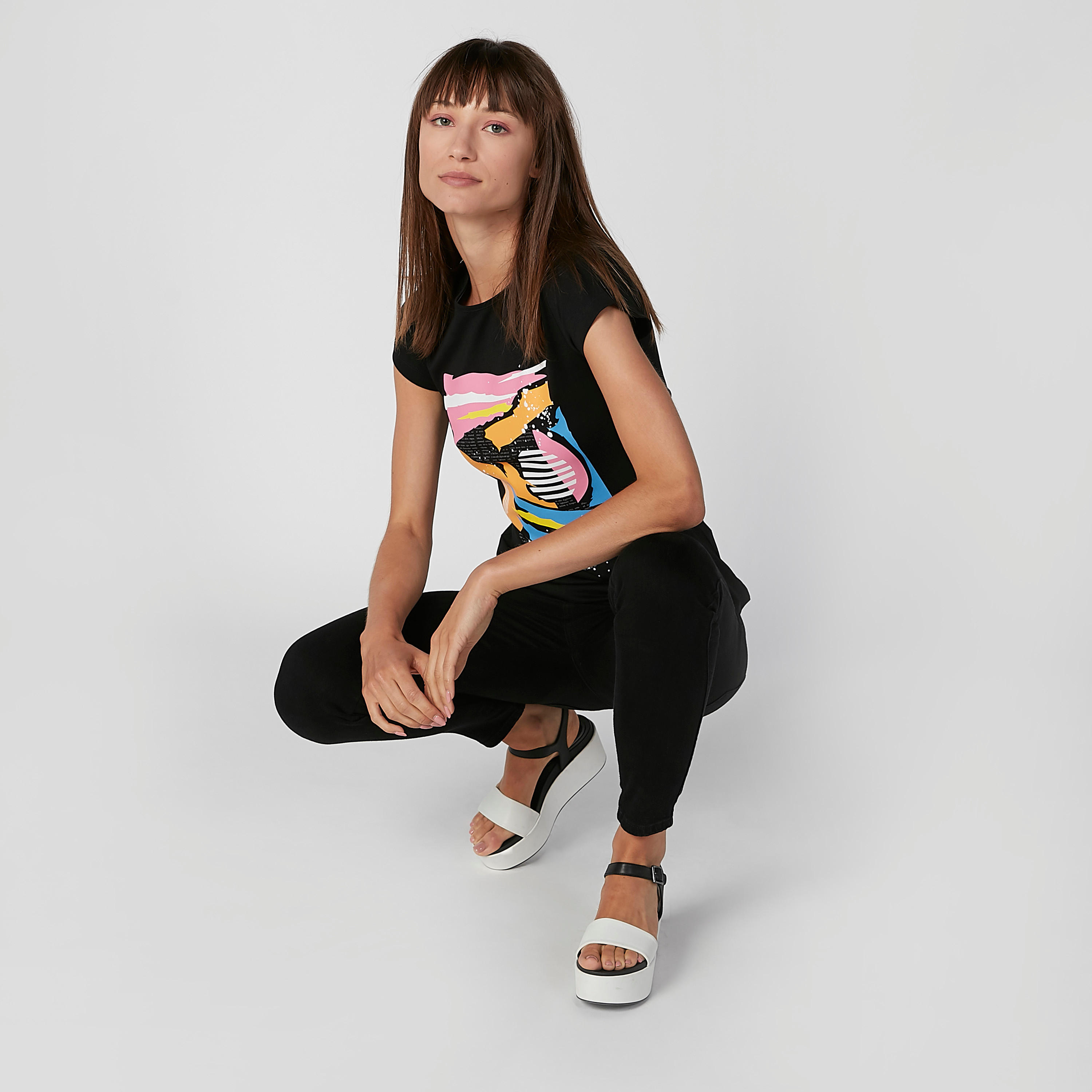 تيشيرت بياقة مستديرة وأكمام كاب بطبعات-women-clothing-tshirts-image-2