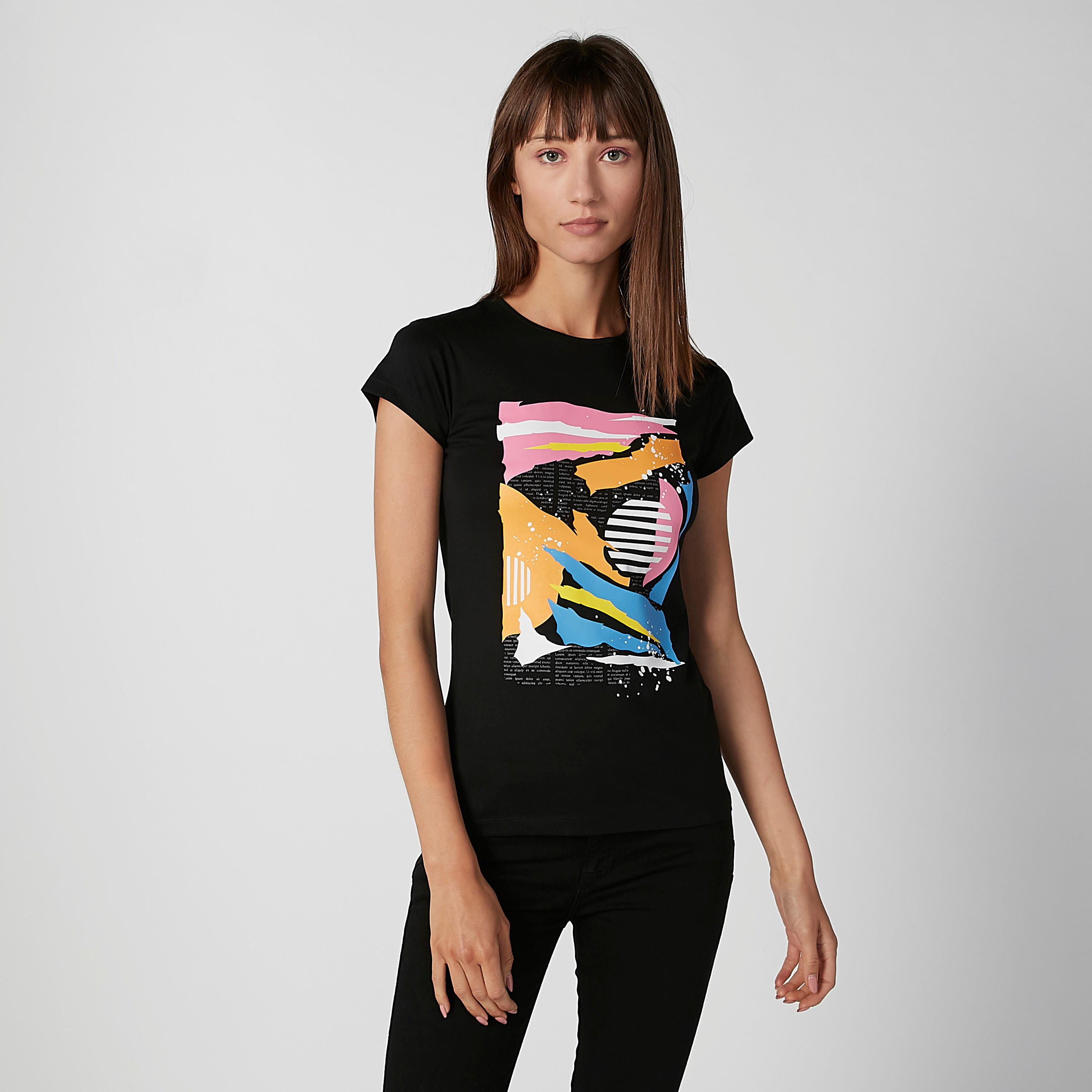تيشيرت بياقة مستديرة وأكمام كاب بطبعات-women-clothing-tshirts-image-1