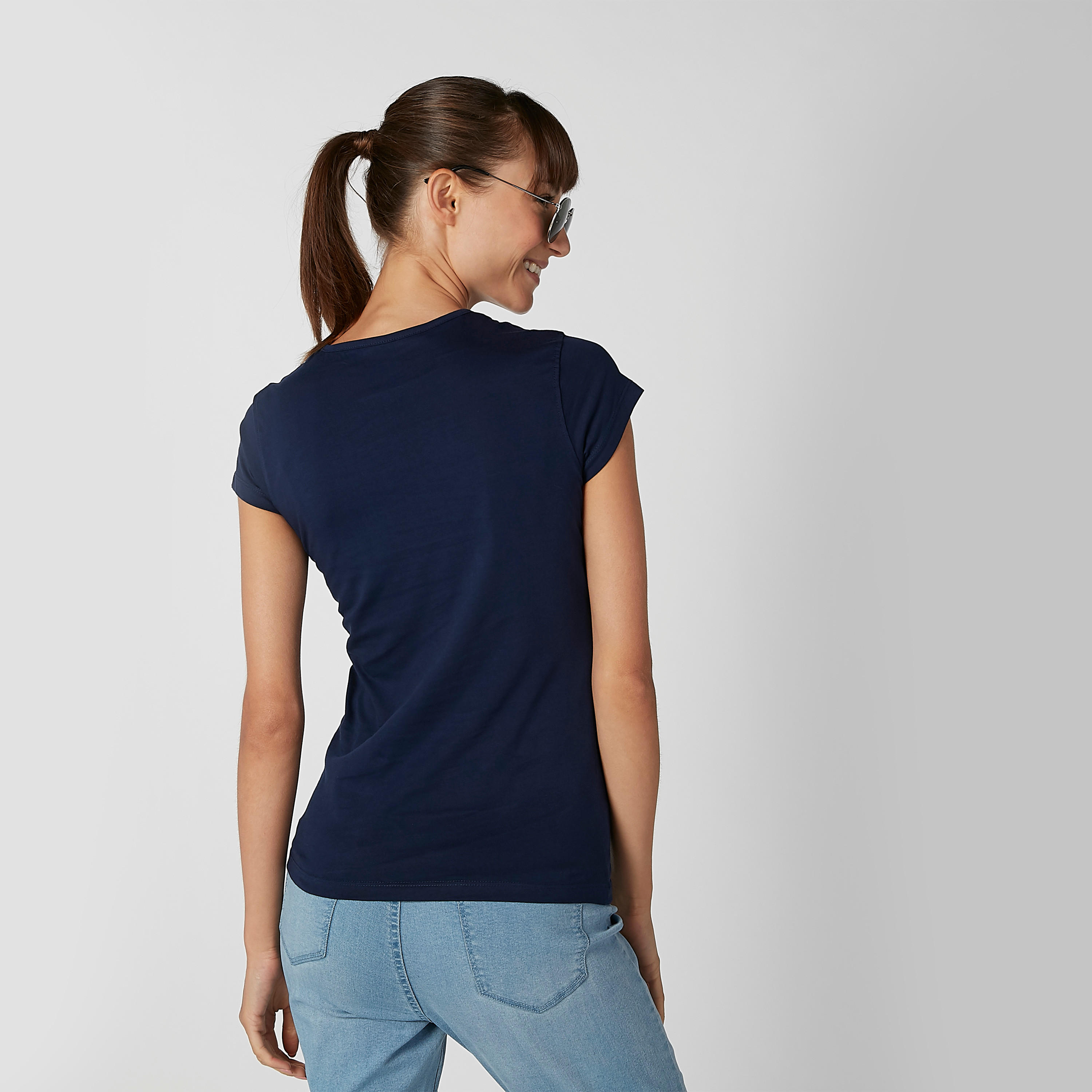 تيشيرت مستدام سليم بياقة مستديرة وأكمام كاب وطبعات -women-clothing-tshirts-image-4