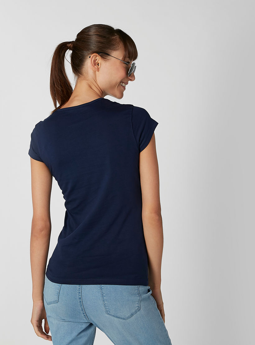 تيشيرت مستدام سليم بياقة مستديرة وأكمام كاب وطبعات -women-clothing-tshirts-image-4