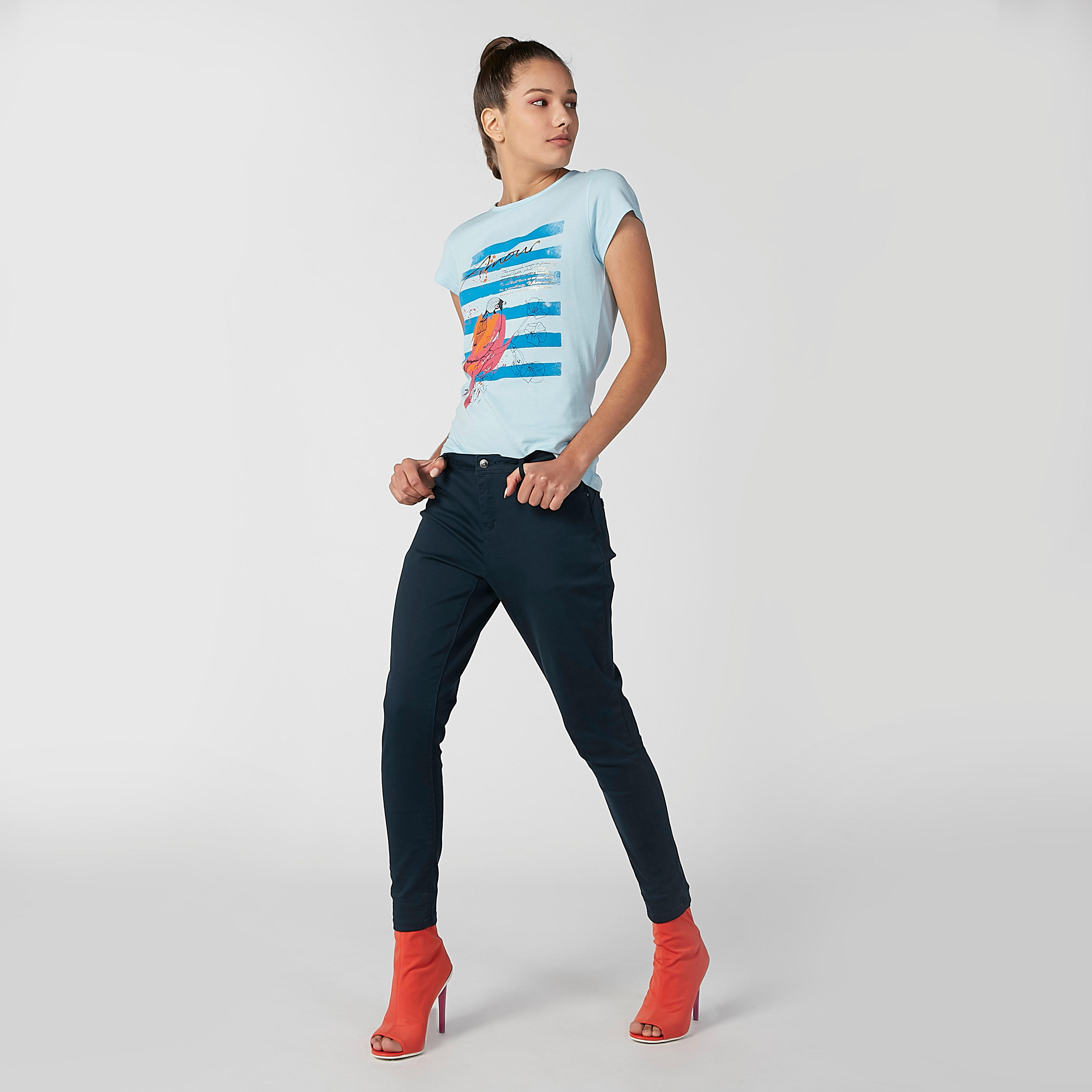 تيشيرت مستدام سليم بياقة مستديرة وأكمام كاب وطبعات -women-clothing-tshirts-image-2