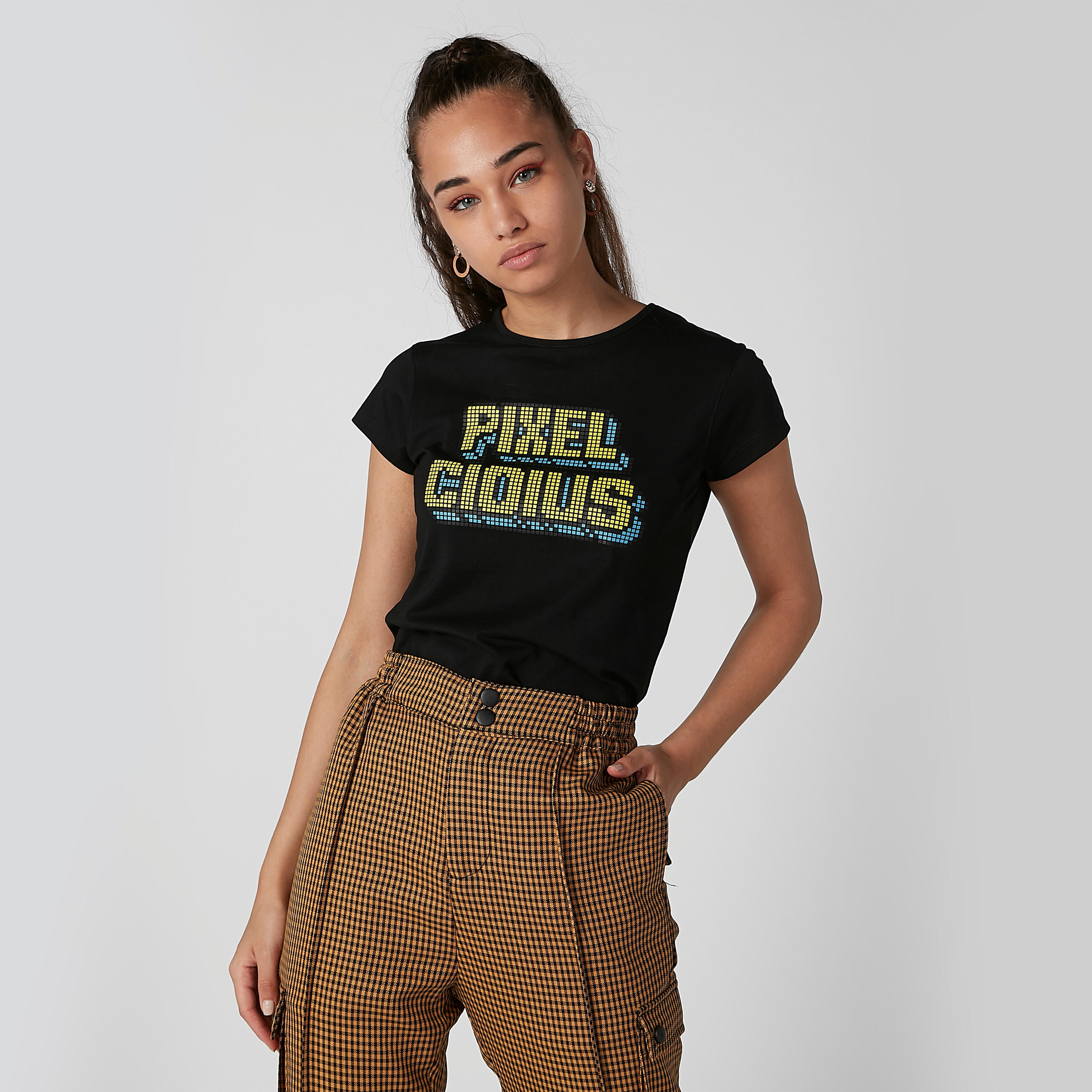 تيشيرت بياقة مستديرة وأكمام كاب وطبعات-women-clothing-tshirts-image-1