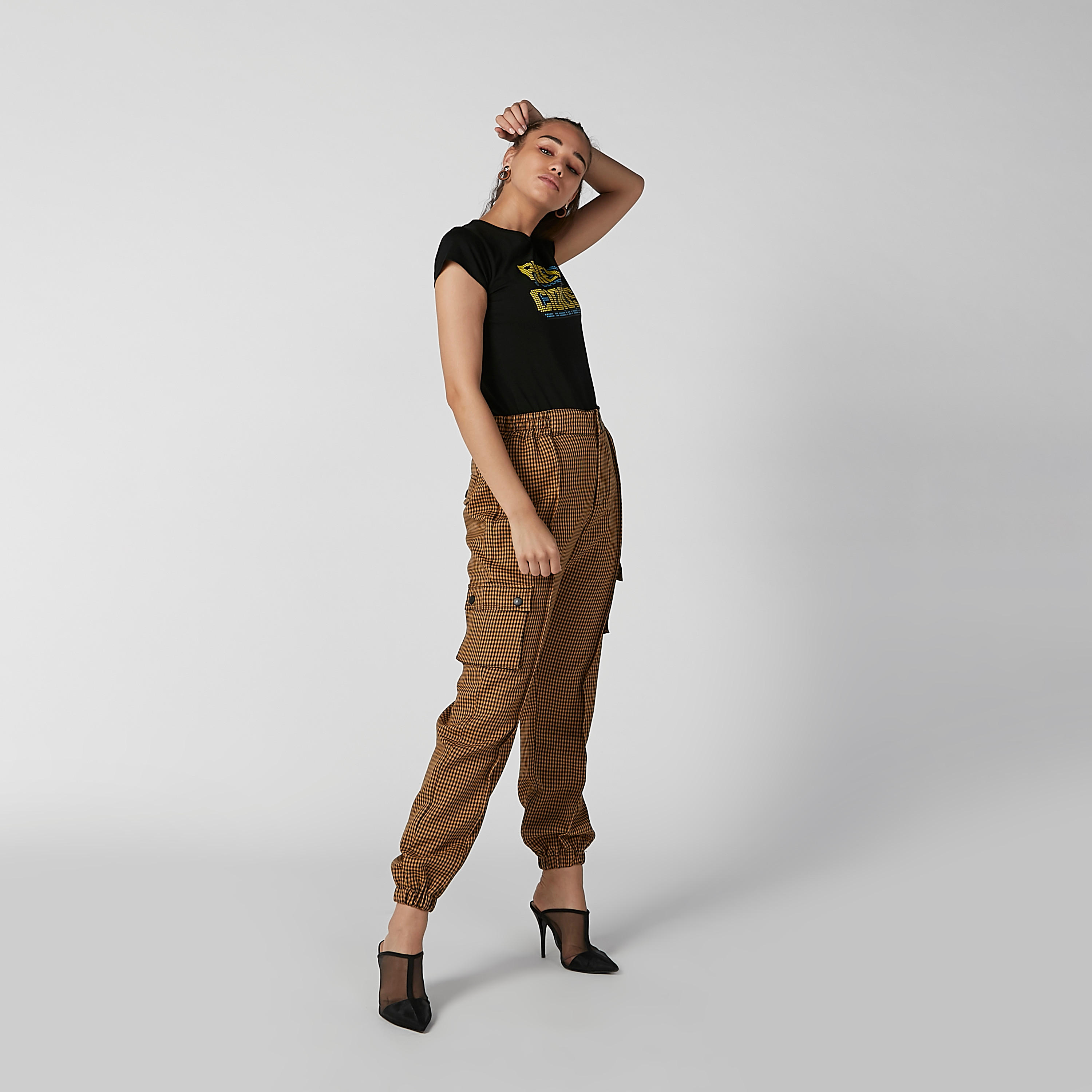 تيشيرت بياقة مستديرة وأكمام كاب وطبعات-women-clothing-tshirts-image-3