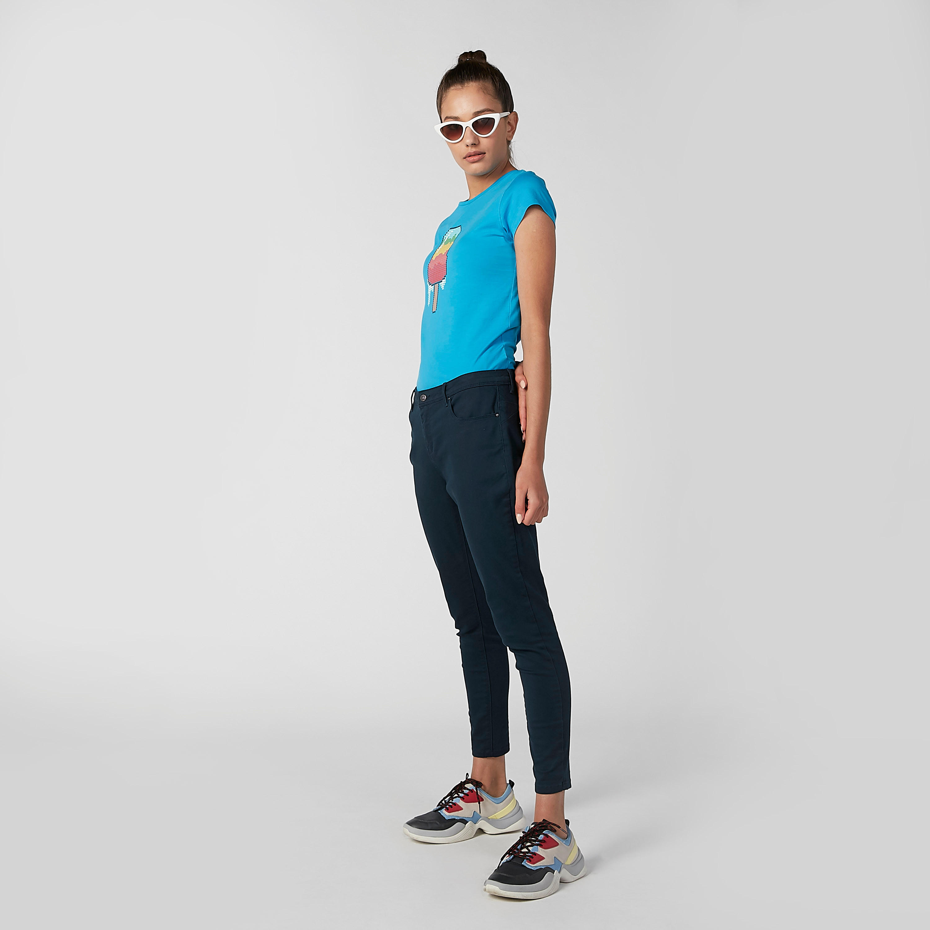تيشيرت مستدام سليم بأكمام قصيرة وطبعات -women-clothing-tshirts-image-3