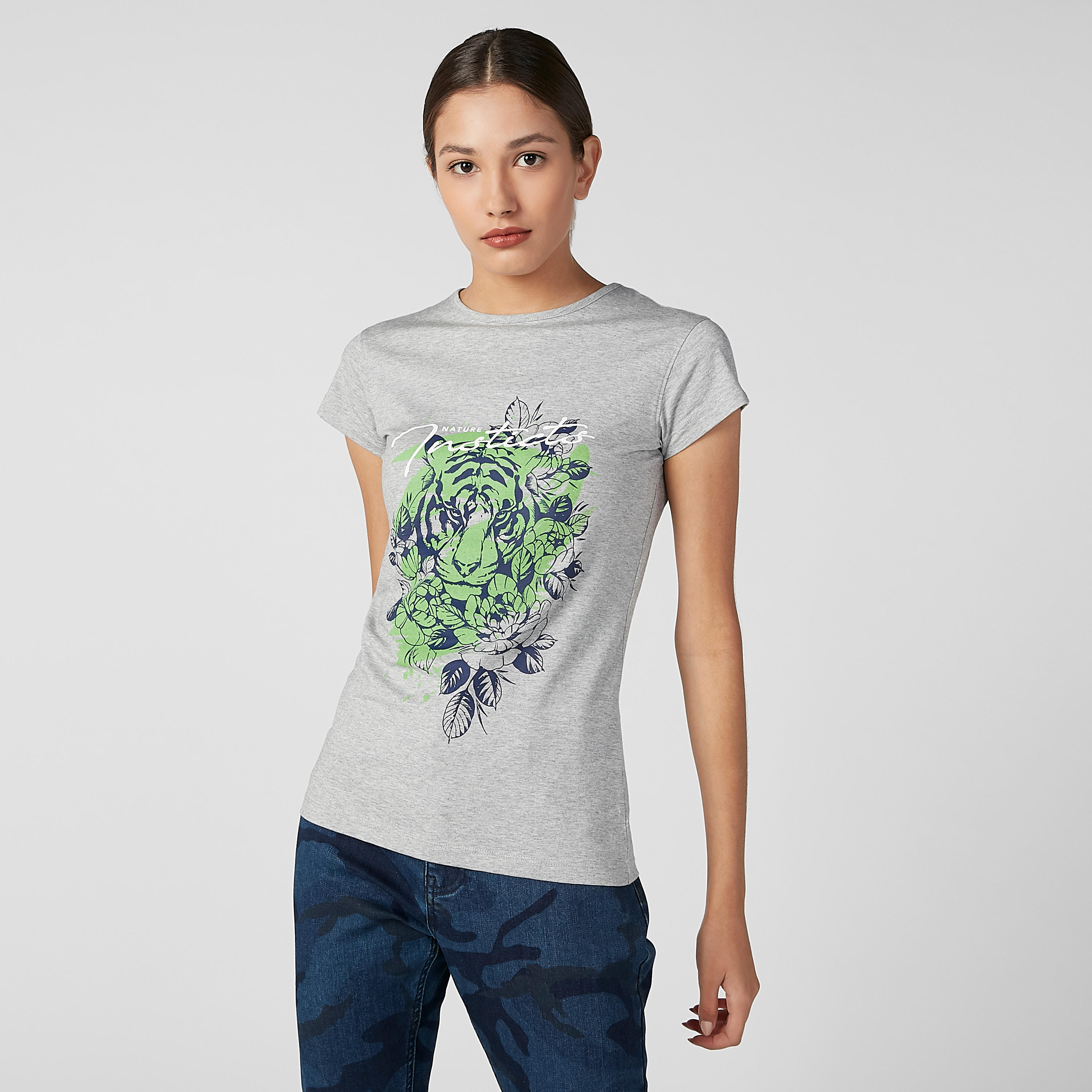 تيشيرت مستدام سليم بأكمام كاب وطبعات-women-clothing-tshirts-image-1