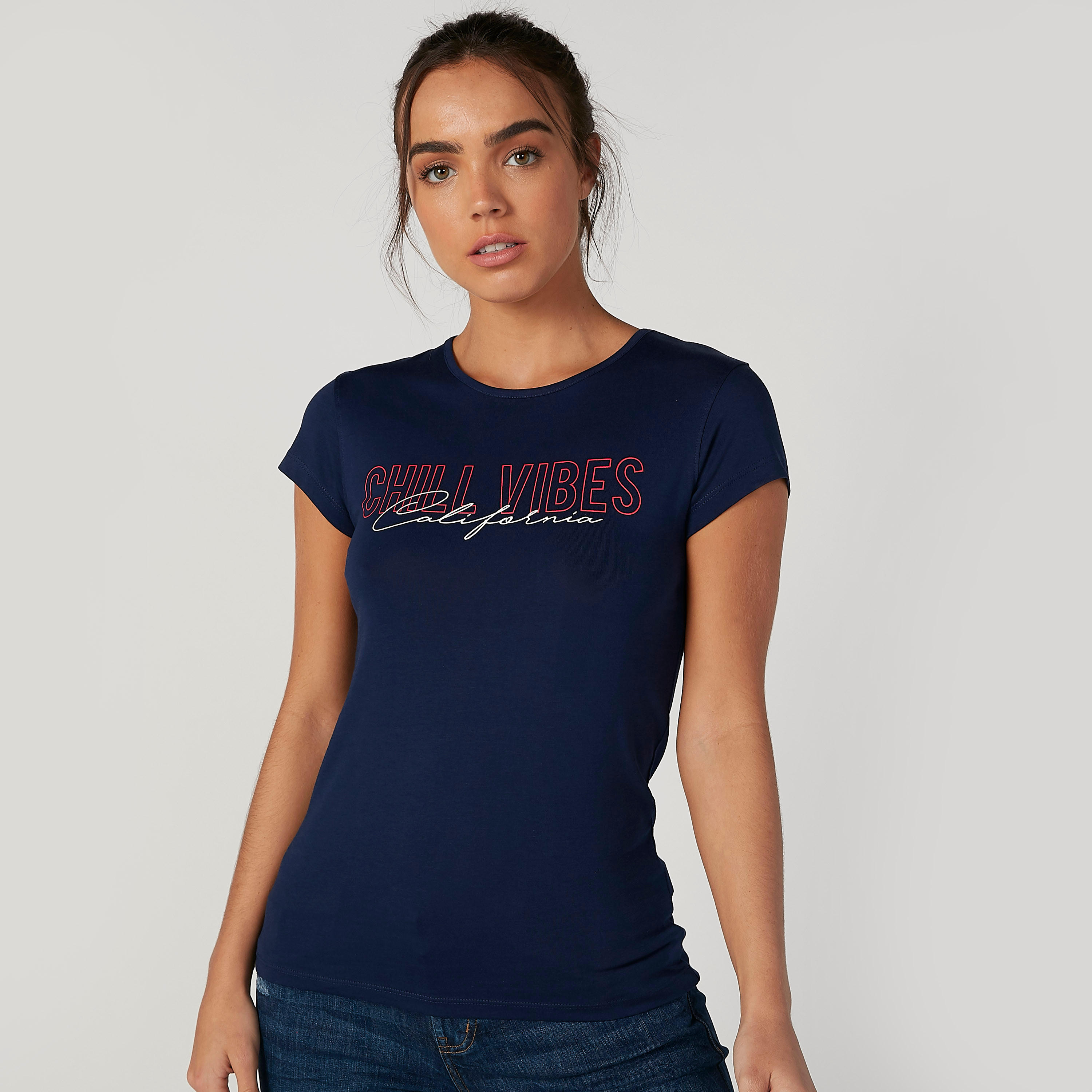 تيشيرت مستدام سليم بياقة مستديرة وأكمام كاب وطبعات -women-clothing-tshirts-image-1