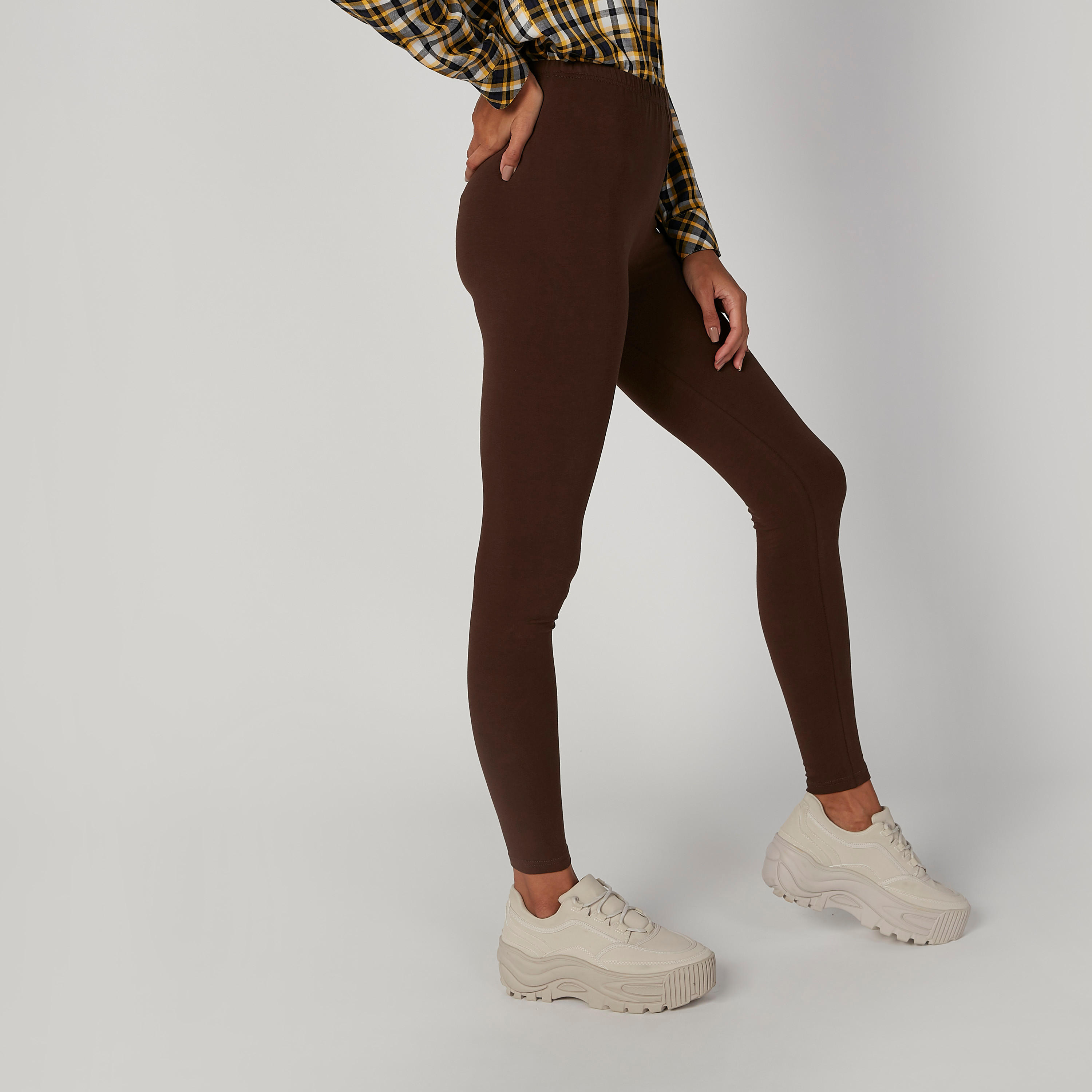 بنطلون ليقنز سادة بخصر مطاطي-women-clothing-bottoms-leggings-image-3