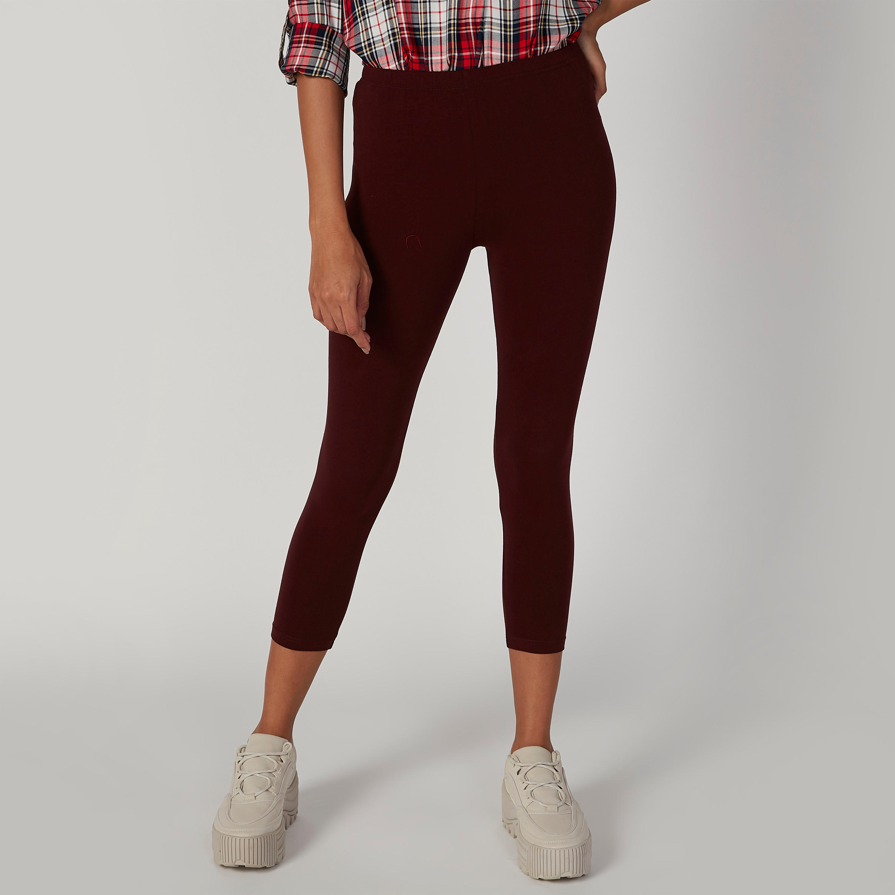 بنطلون ليقنز قصير سادة بخصر مطاطي-women-clothing-bottoms-leggings-image-3