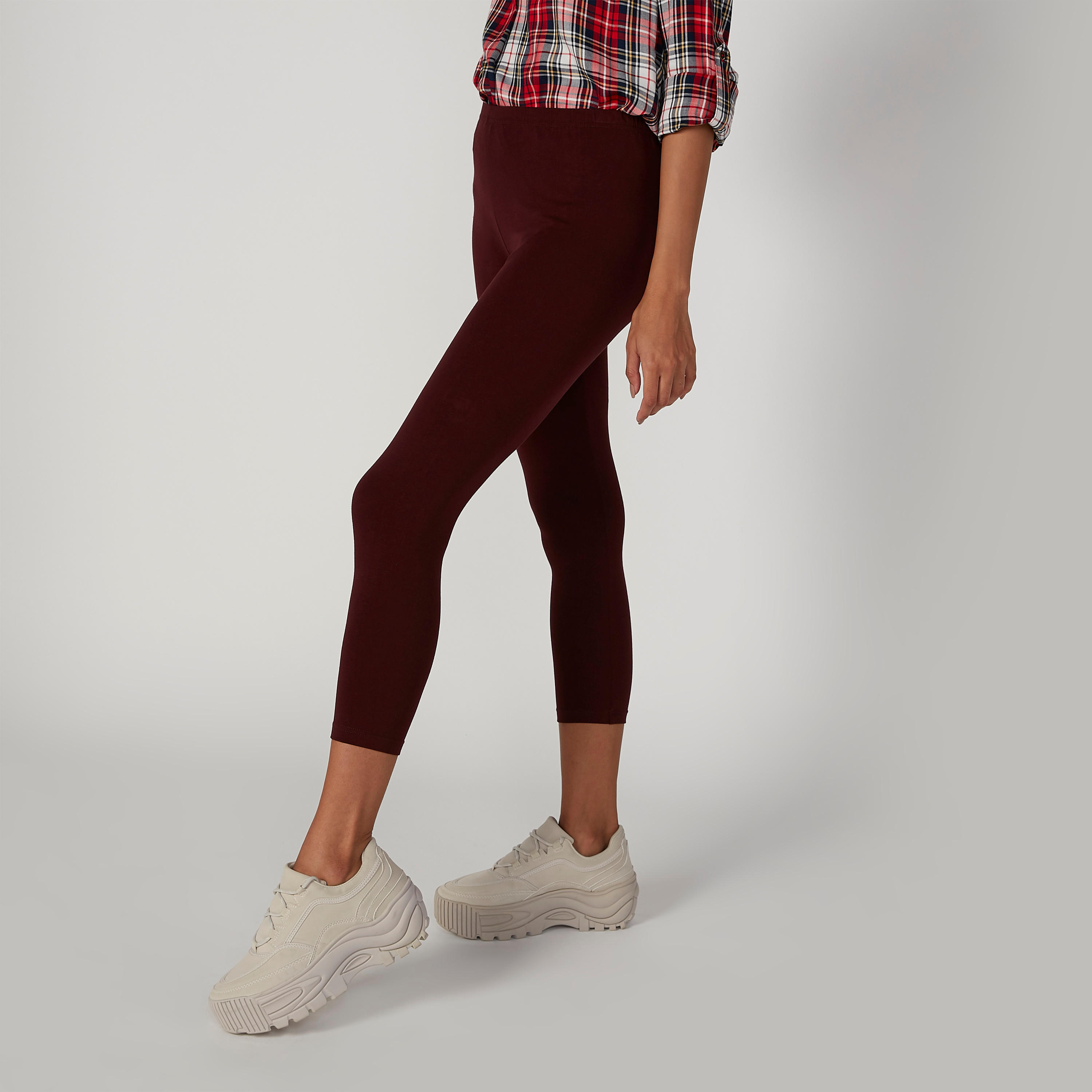 بنطلون ليقنز قصير سادة بخصر مطاطي-women-clothing-bottoms-leggings-image-2