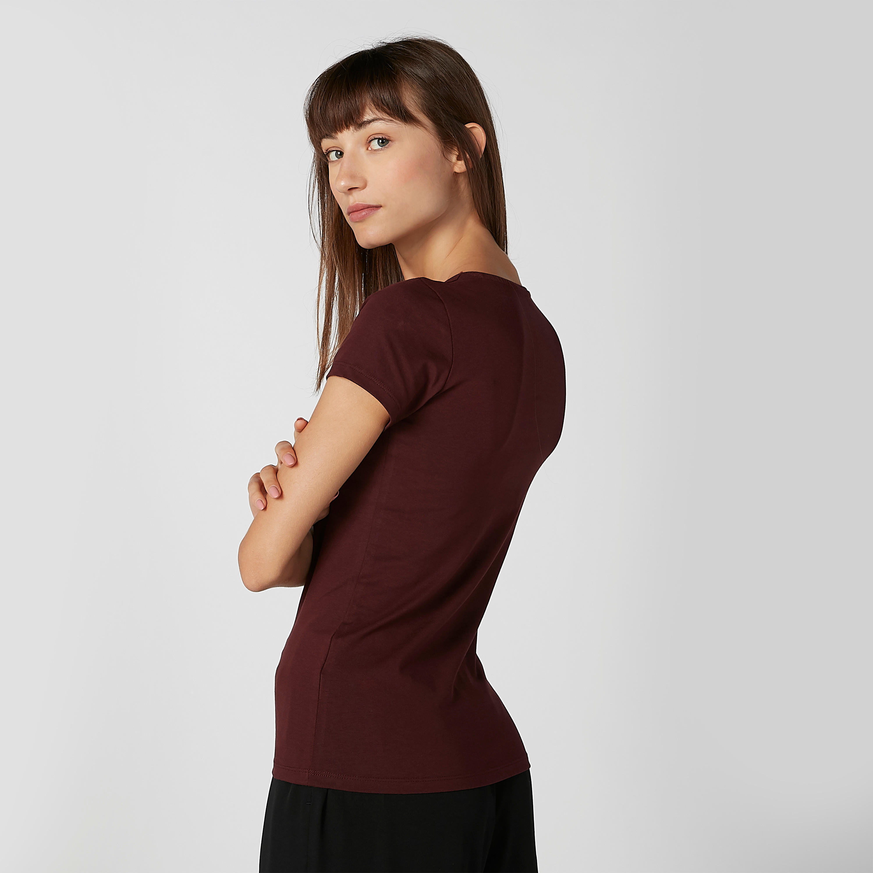 تيشيرت سادة بياقة V وأكمام قصيرة من بوسيني-women-clothing-tshirts-image-2