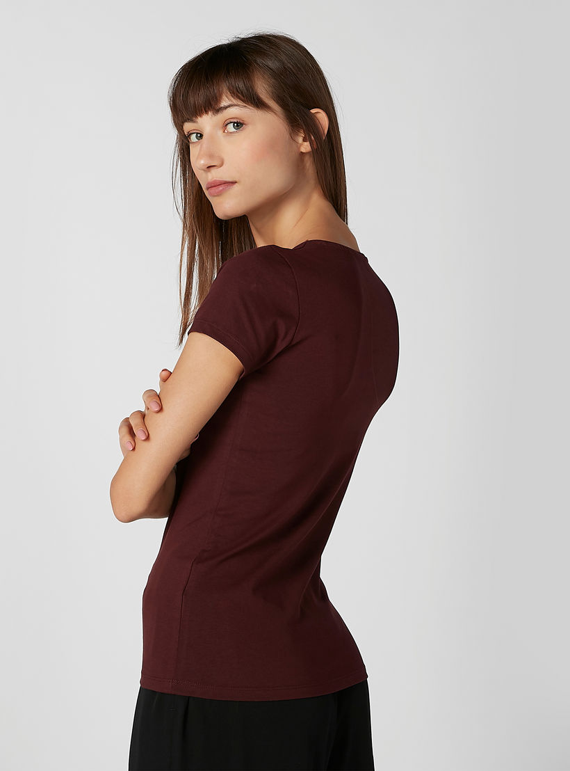 تيشيرت سادة بياقة V وأكمام قصيرة من بوسيني-women-clothing-tshirts-image-2