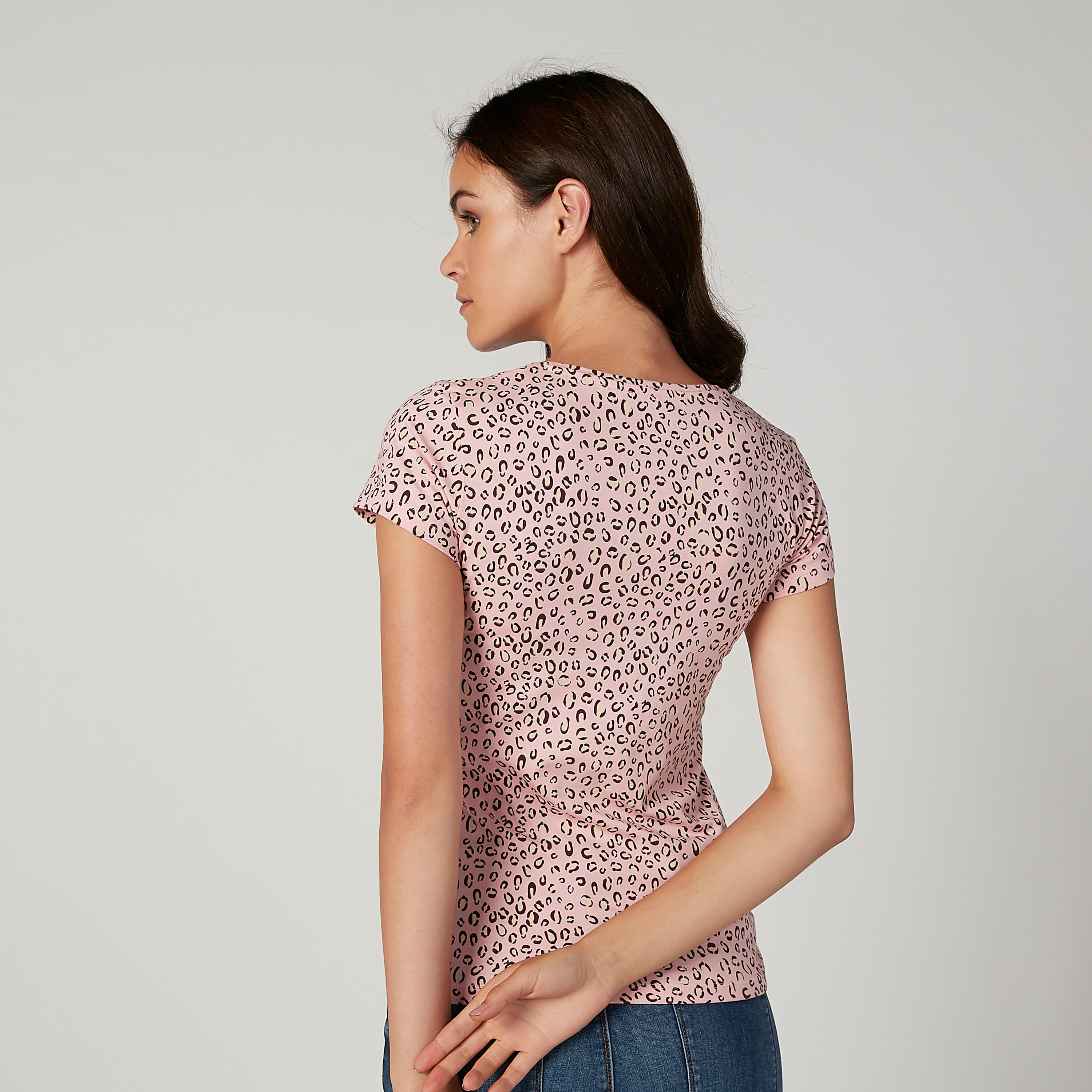 تيشيرت بياقة V وأكمام قصيرة وطبعات حيوانات-women-clothing-tshirts-image-3