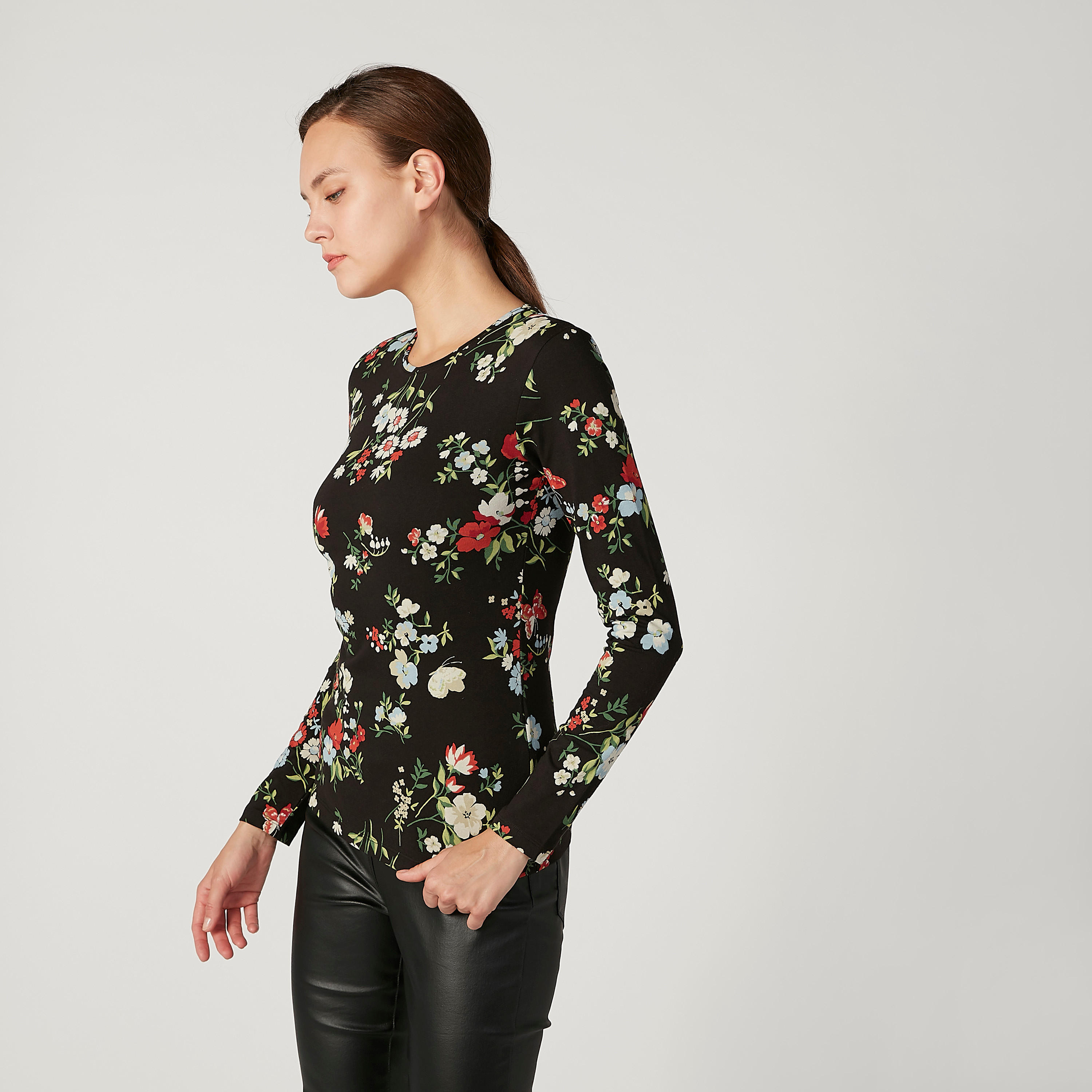 تيشيرت بياقة مستديرة وأكمام طويلة وطبعات زهرية-women-clothing-tshirts-image-4