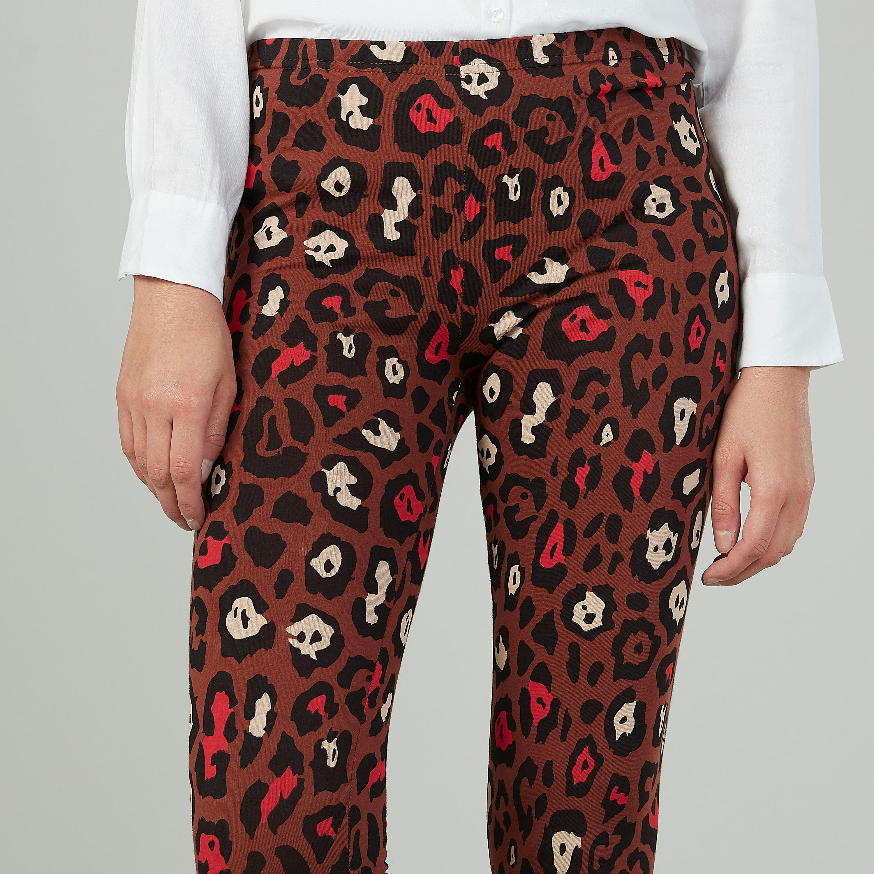 بنطلون ليقنز بخصر مطّاطي وطبعات حيوانات-women-clothing-bottoms-leggings-image-3