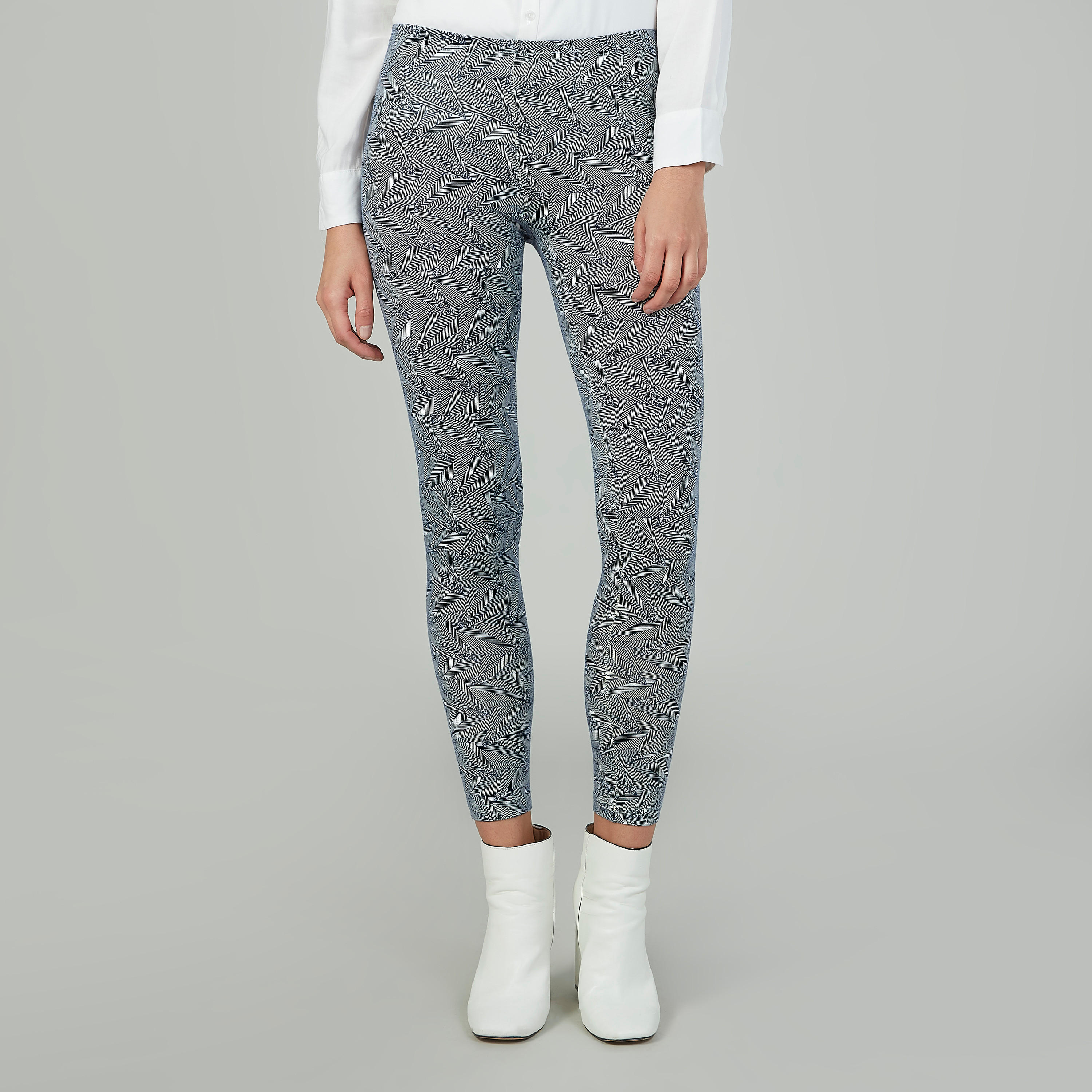 بنطلون ليقنز بخصر مطّاطي وطبعات-women-clothing-bottoms-leggings-image-1